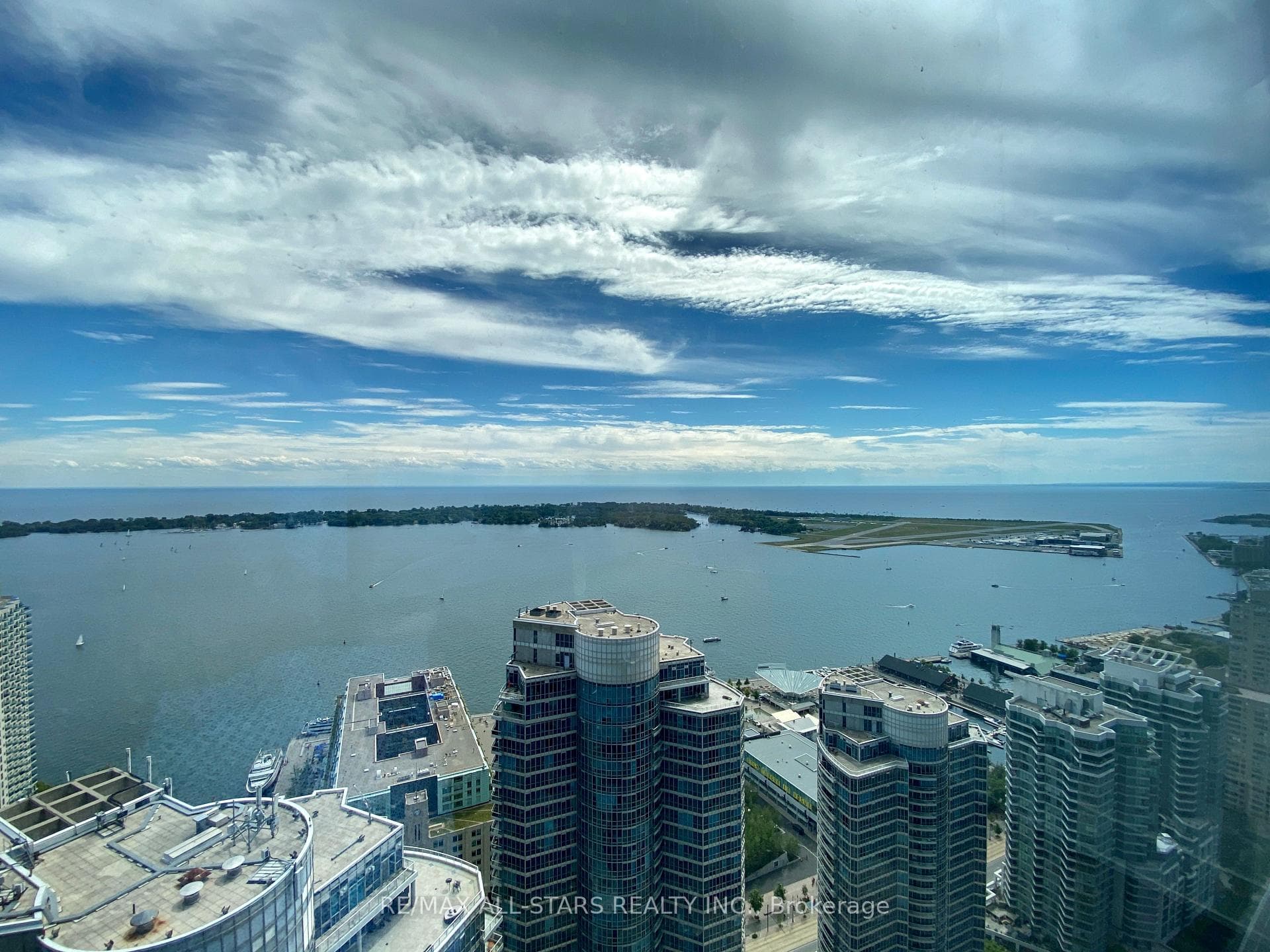 Panoramic Lake Views