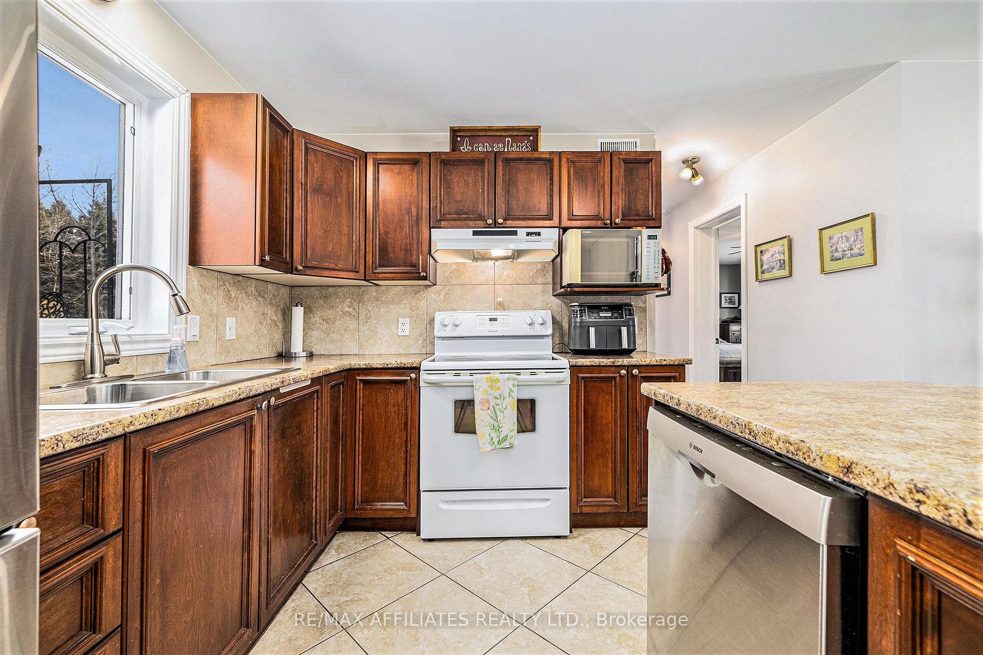 29 B11 Road photo 22