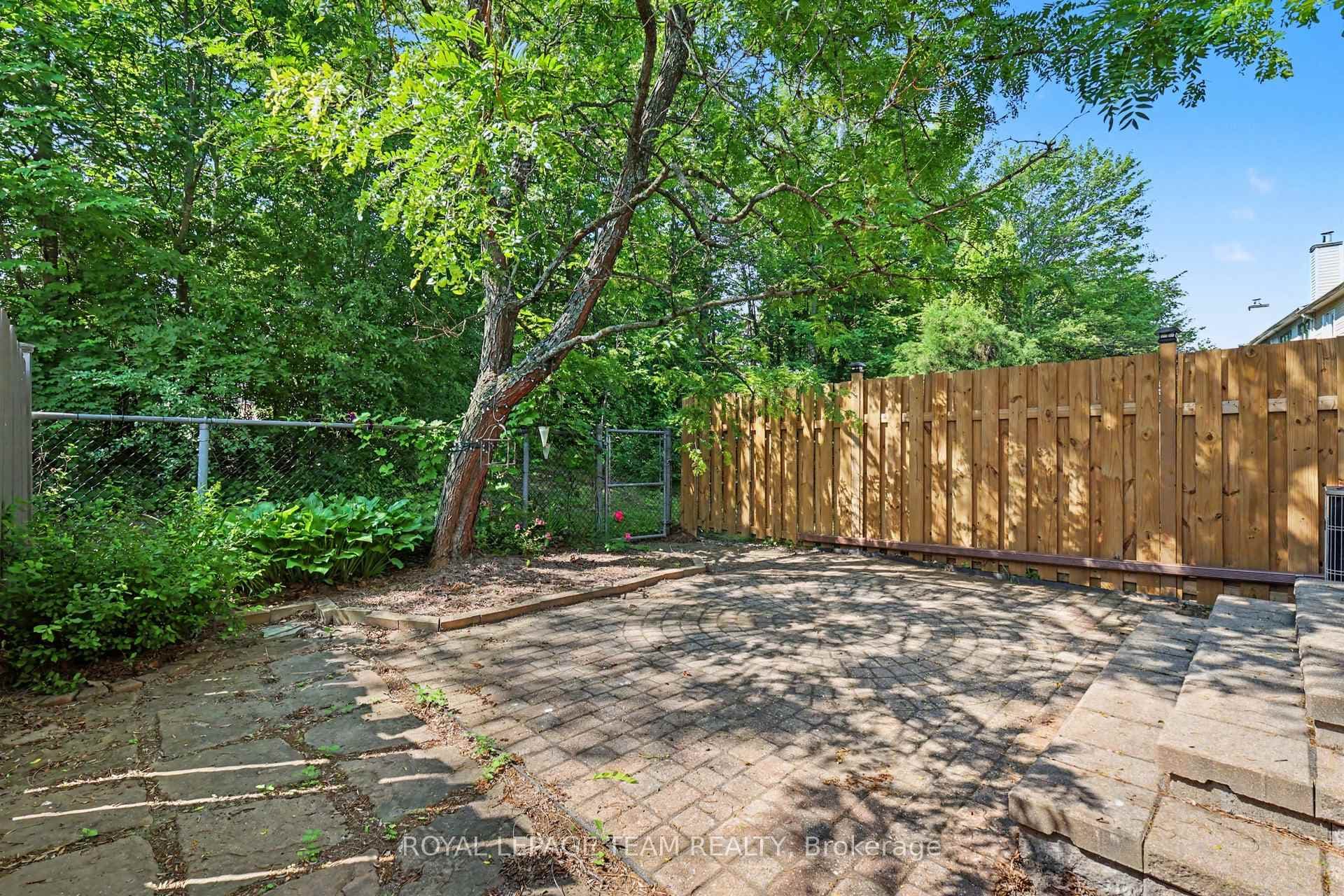 86 Winnegreen Court photo 30