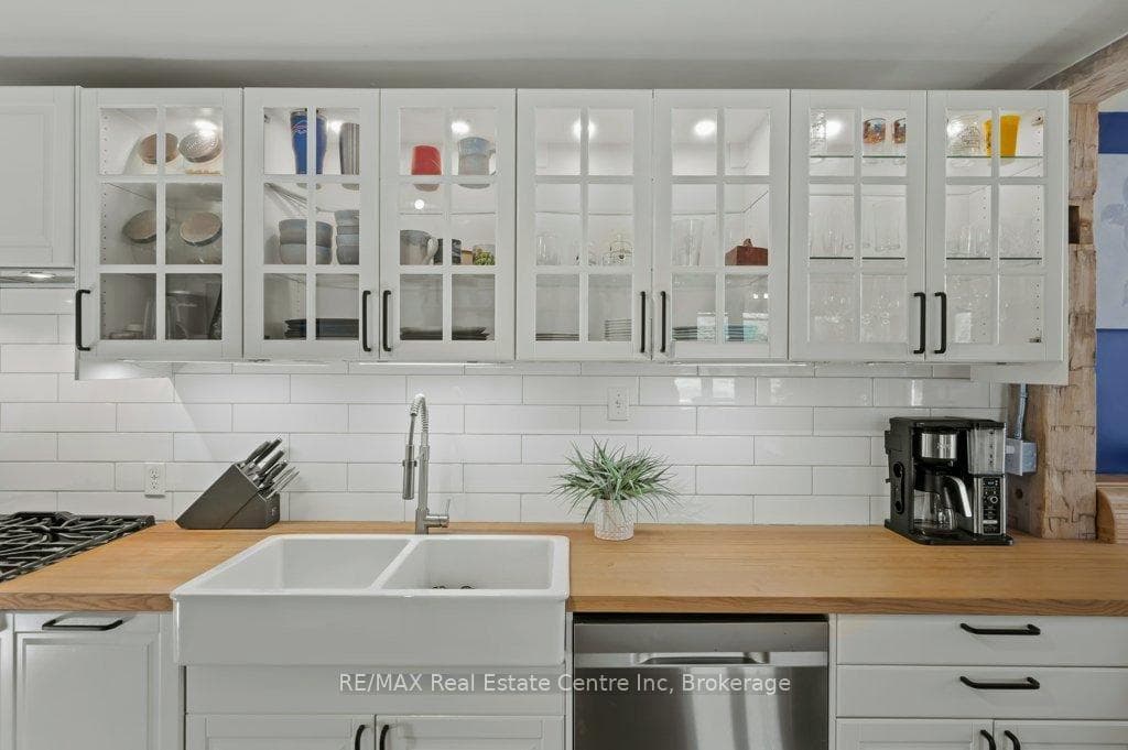 255 GOWRIE Street photo 9