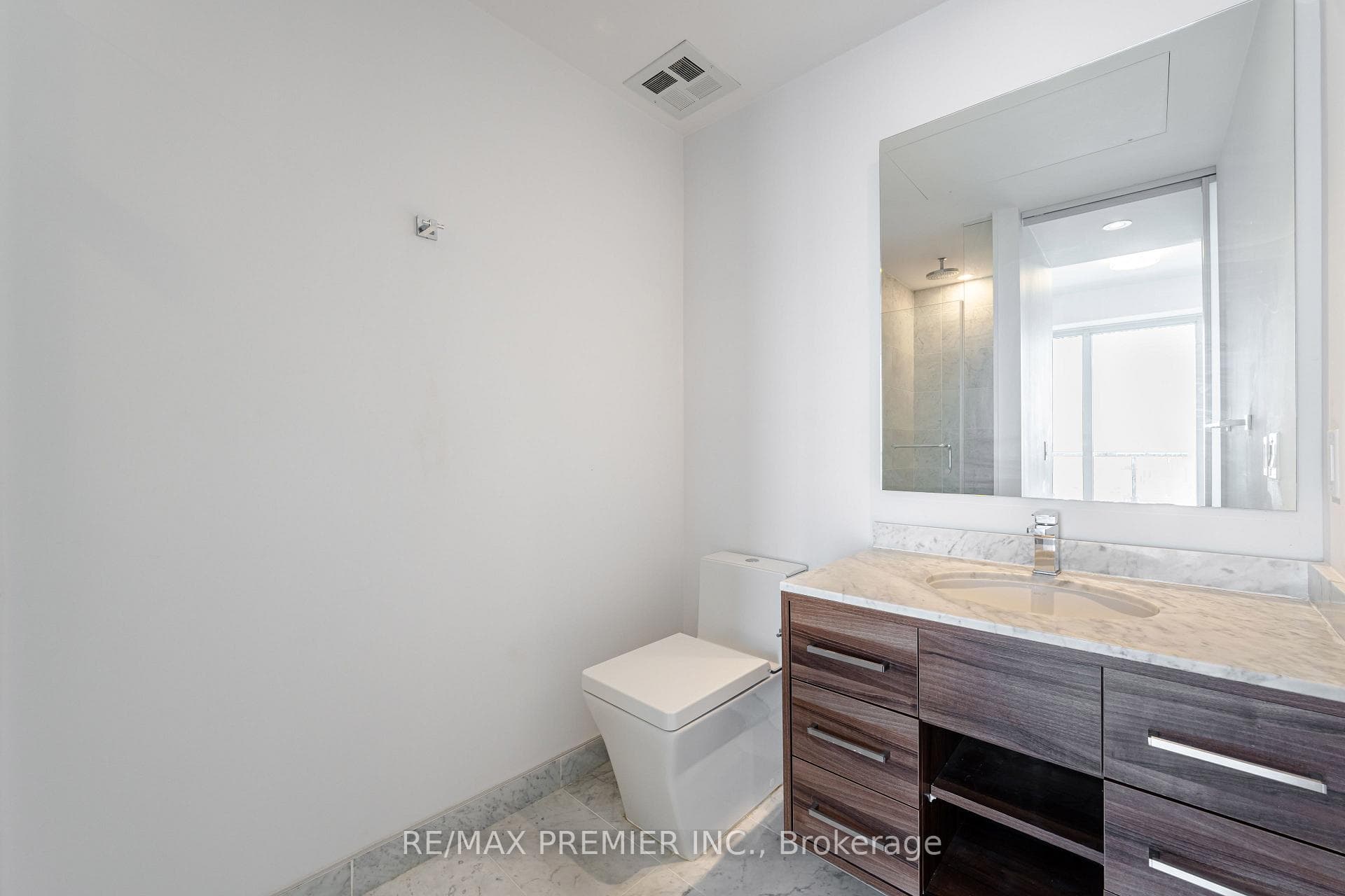 488 University Avenue Unit 3201 photo 19