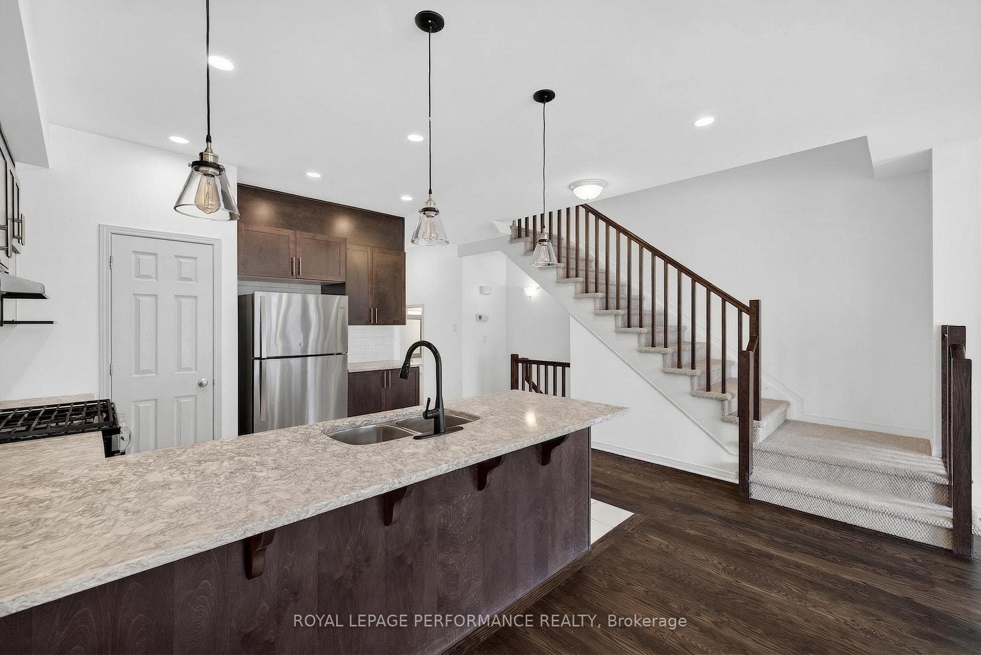 345 Nonius Street photo 11