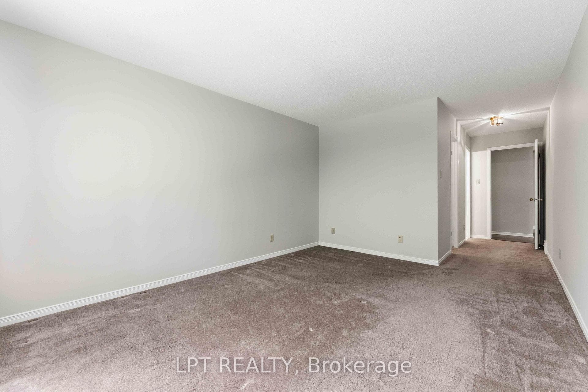 24 Grand Cedar Court Unit 40 photo 15