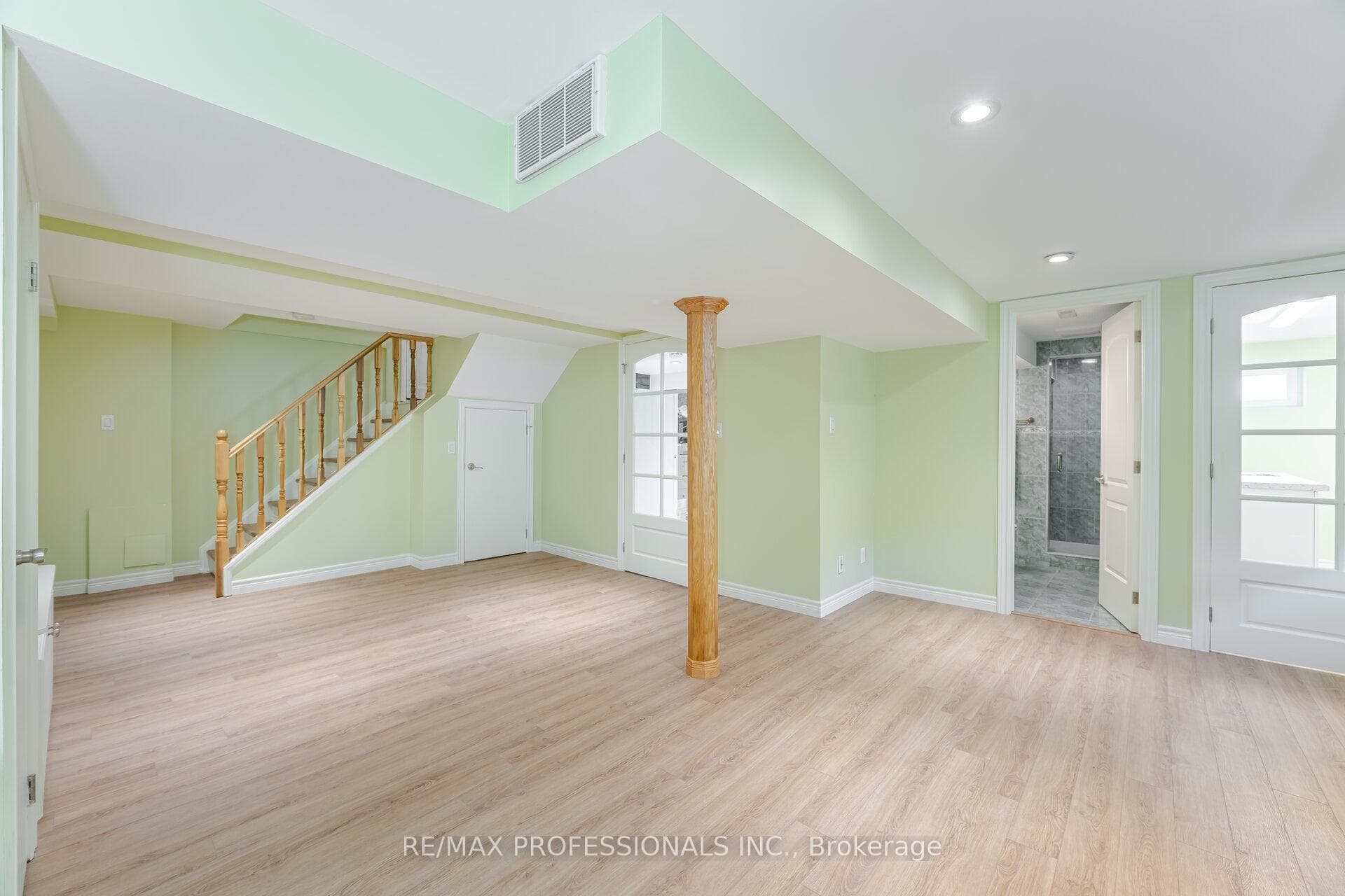 6 Tapley Drive photo 33