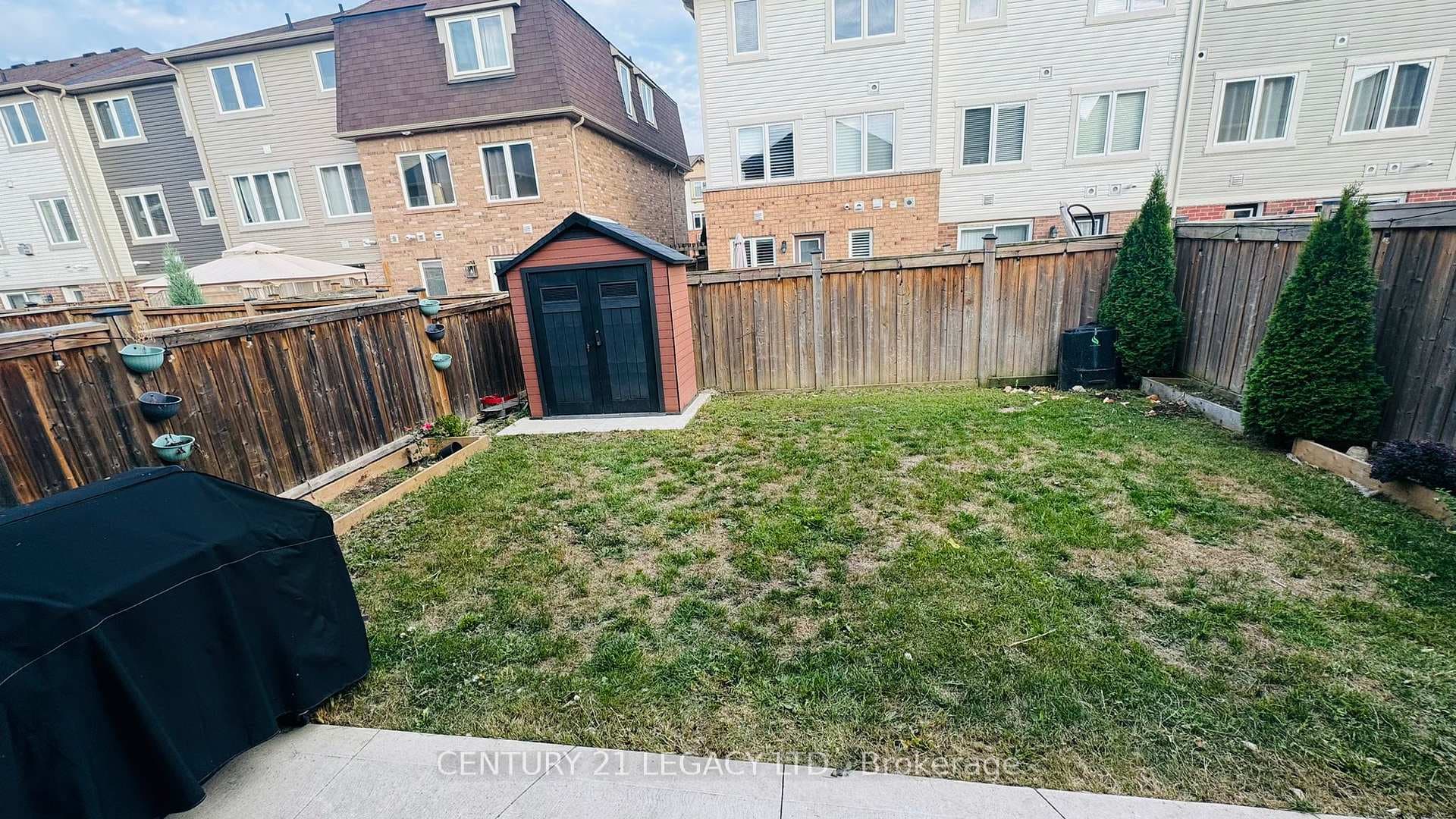 142 VANHORNE Close photo 15