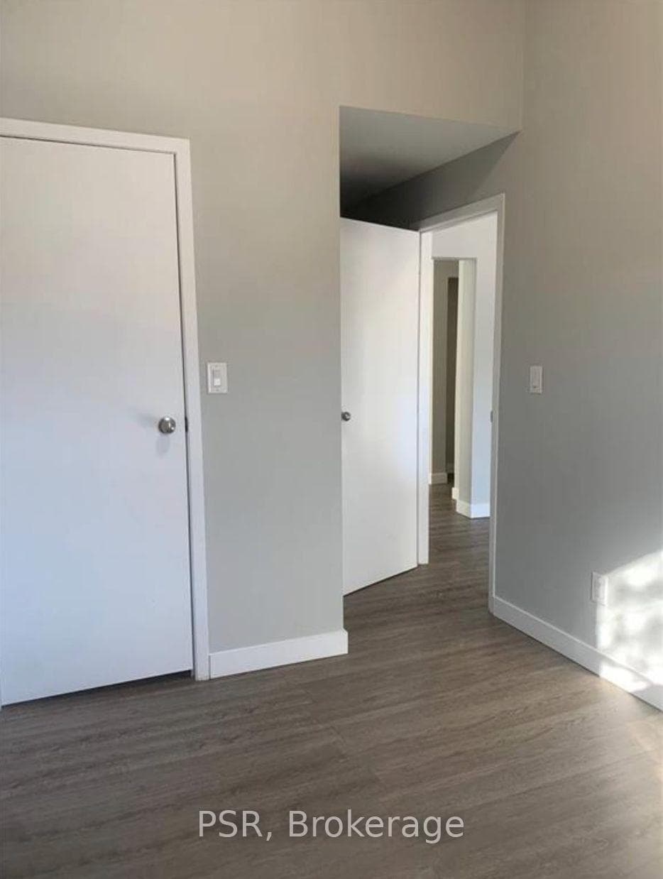 205 Gerrard Street Unit 3 photo 10