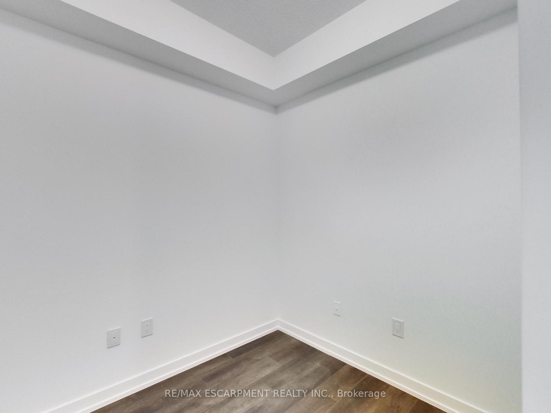 470 Dundas Street Unit 708 photo 3