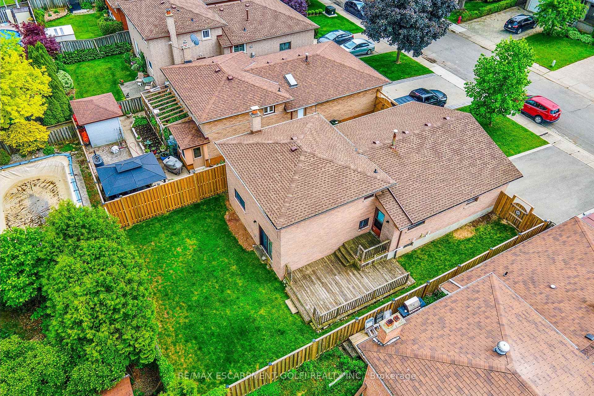 9 Valanna Court photo 38