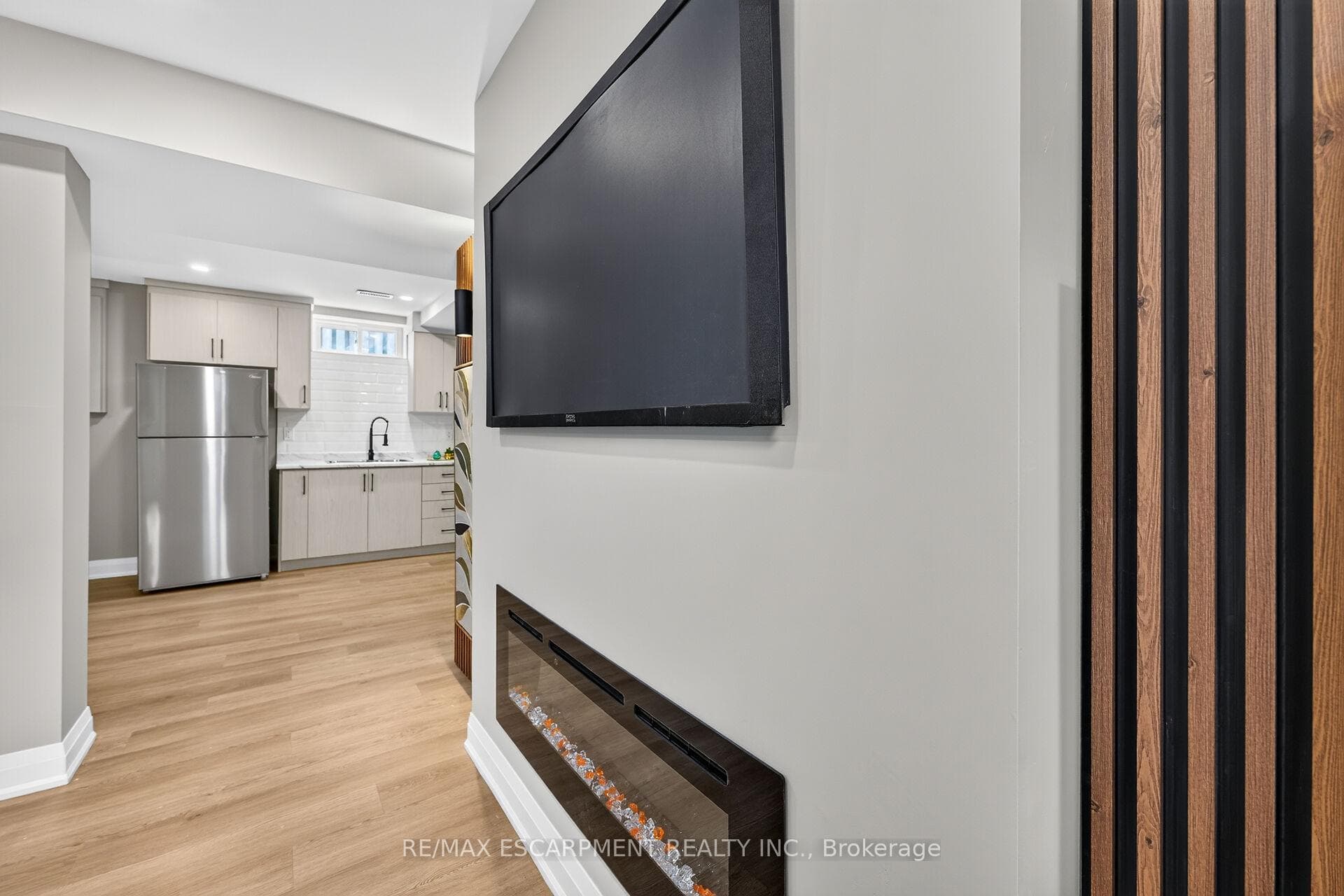 150 Howard Avenue photo 30