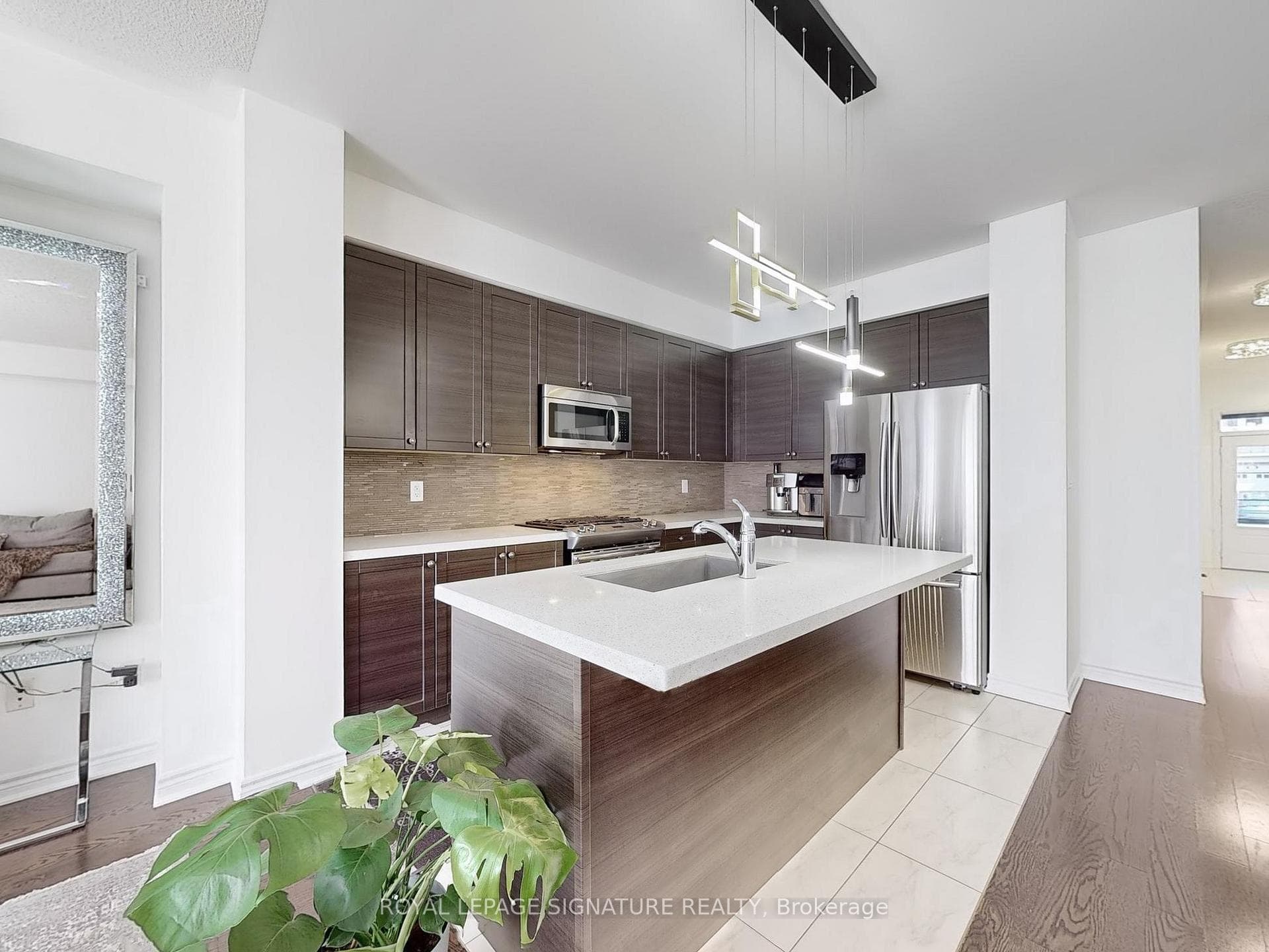58 Vedette Way photo 12
