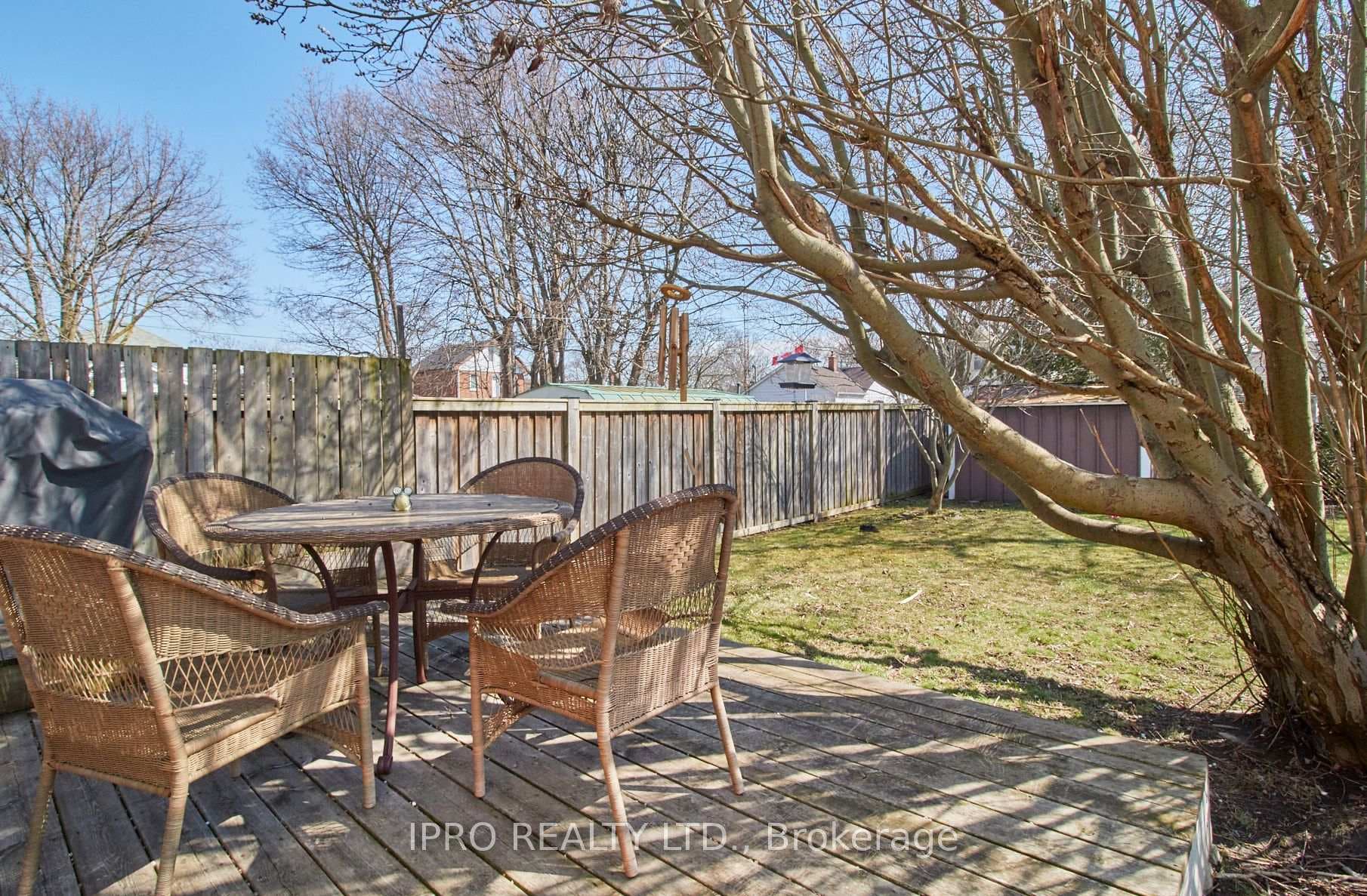 427 Adelaide Avenue photo 35