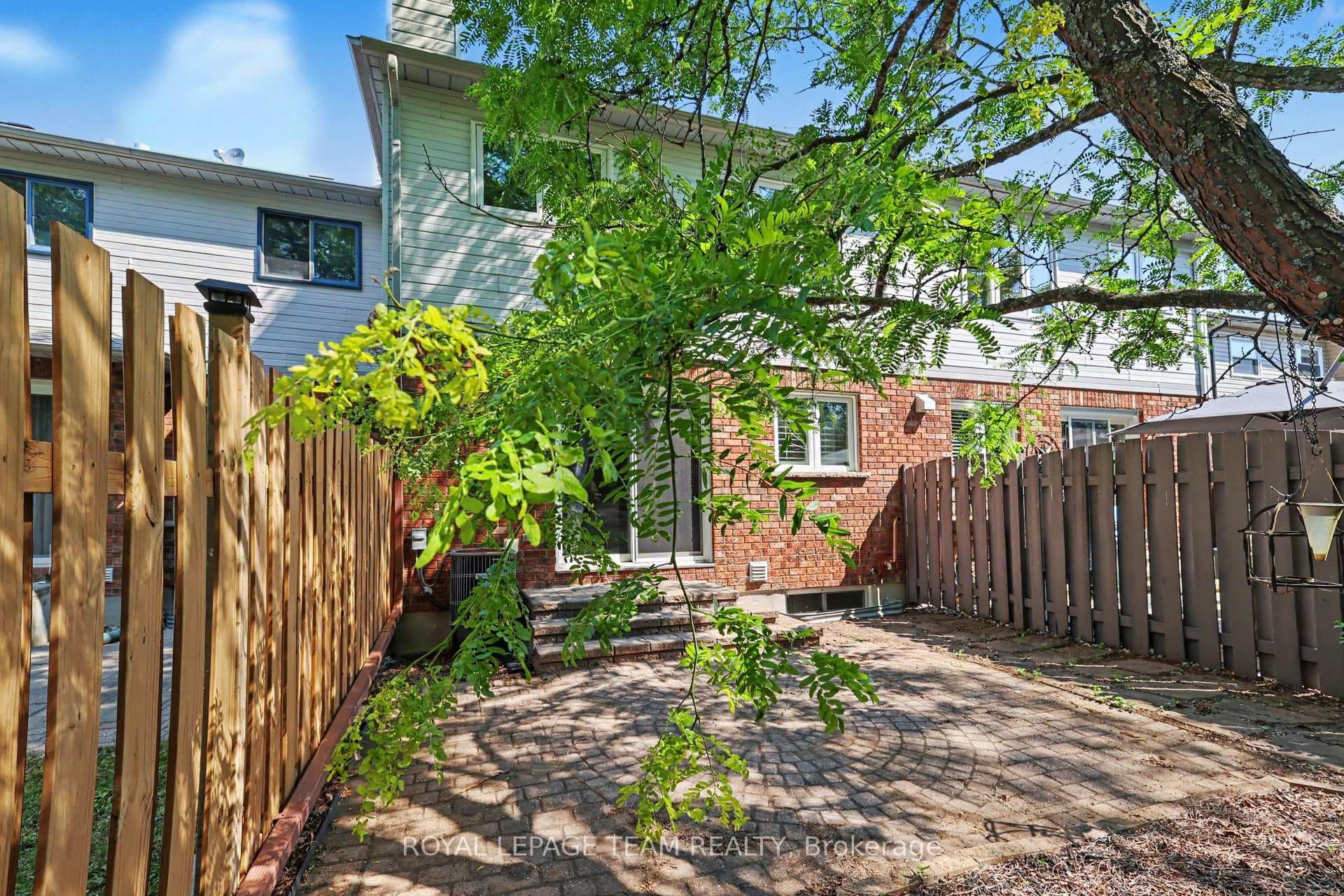 86 Winnegreen Court photo 29