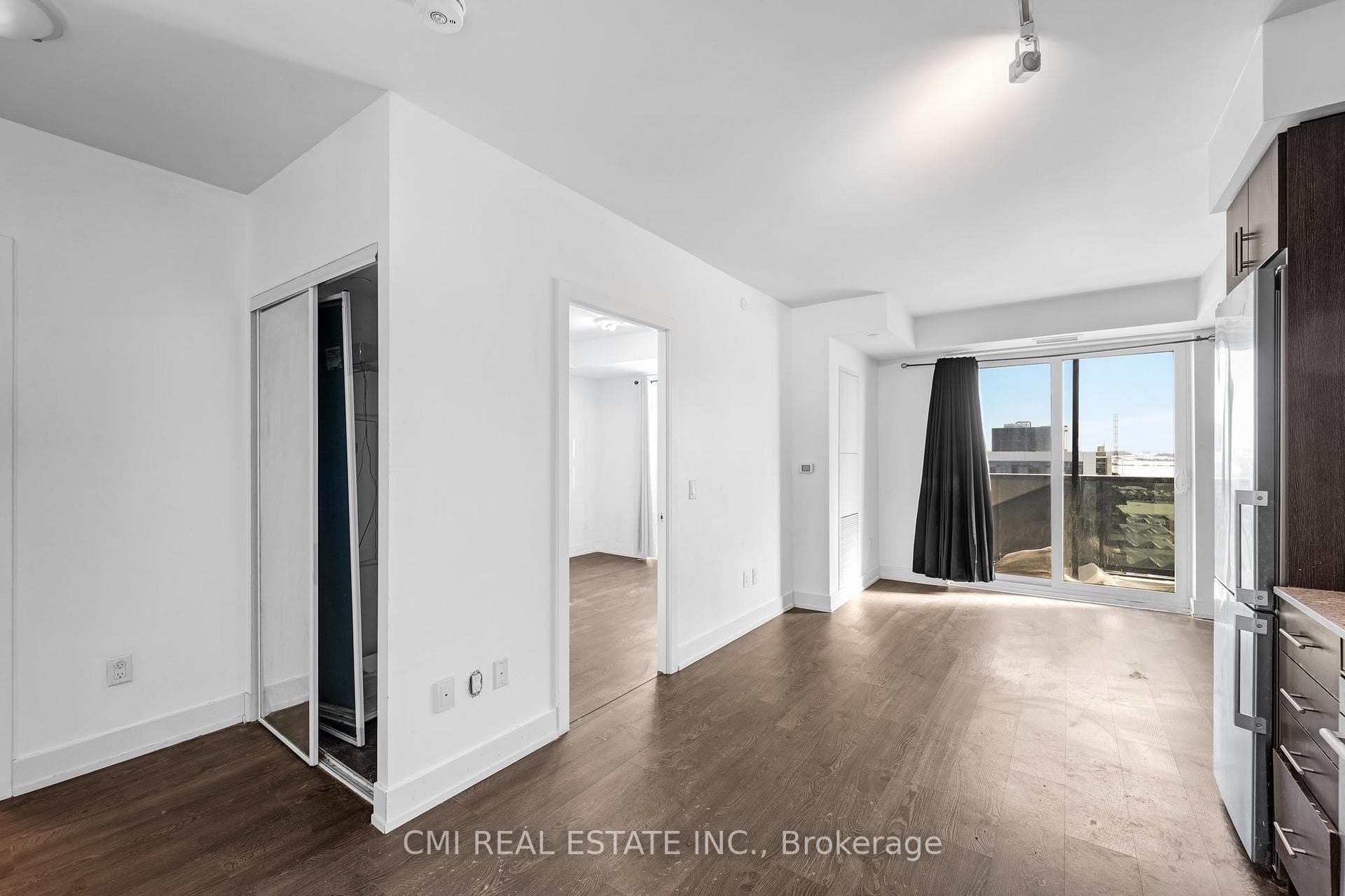 2550 Simcoe Street Unit 2110 photo 16