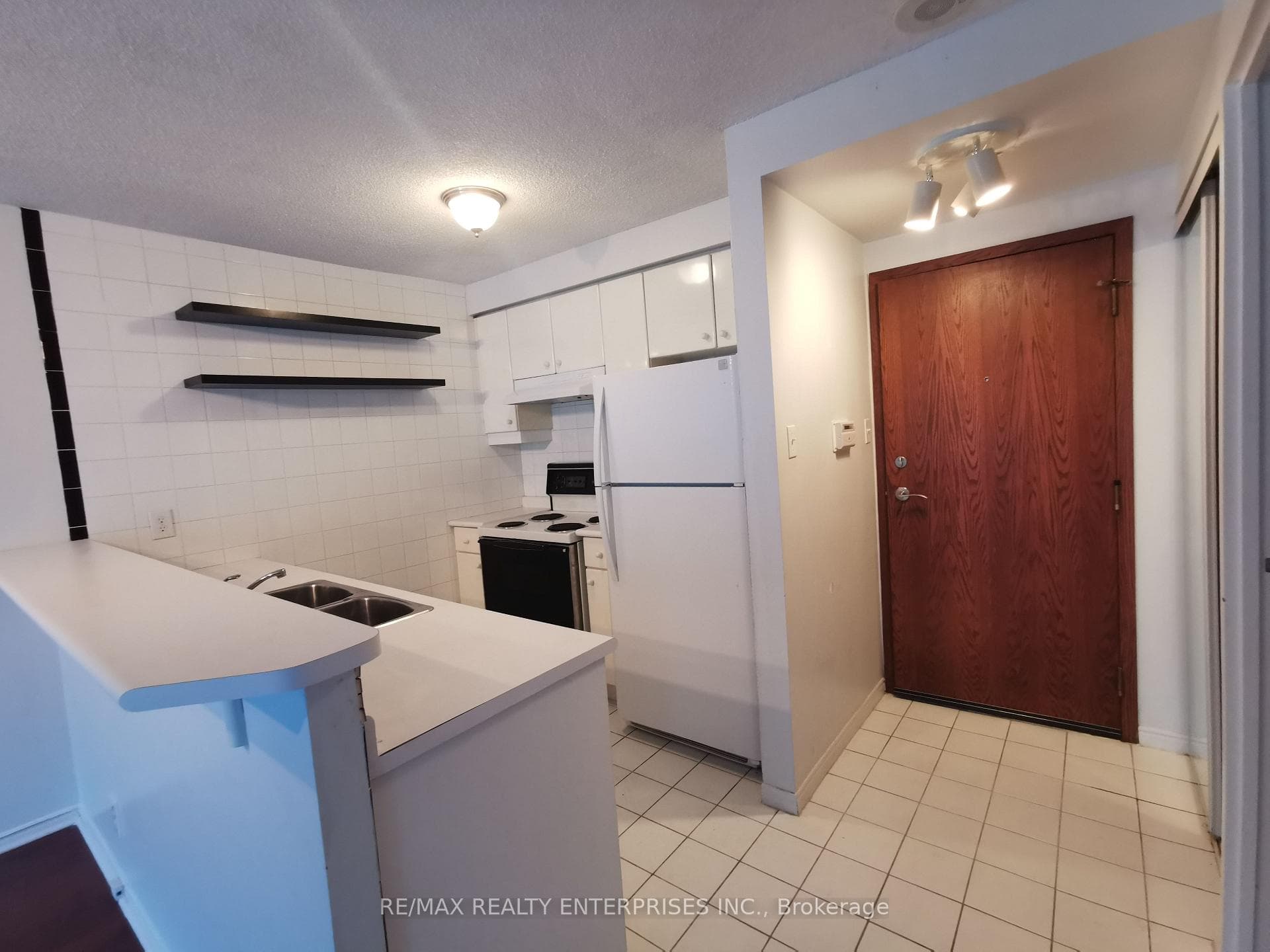 10 Queens Quay Unit 309 photo 2
