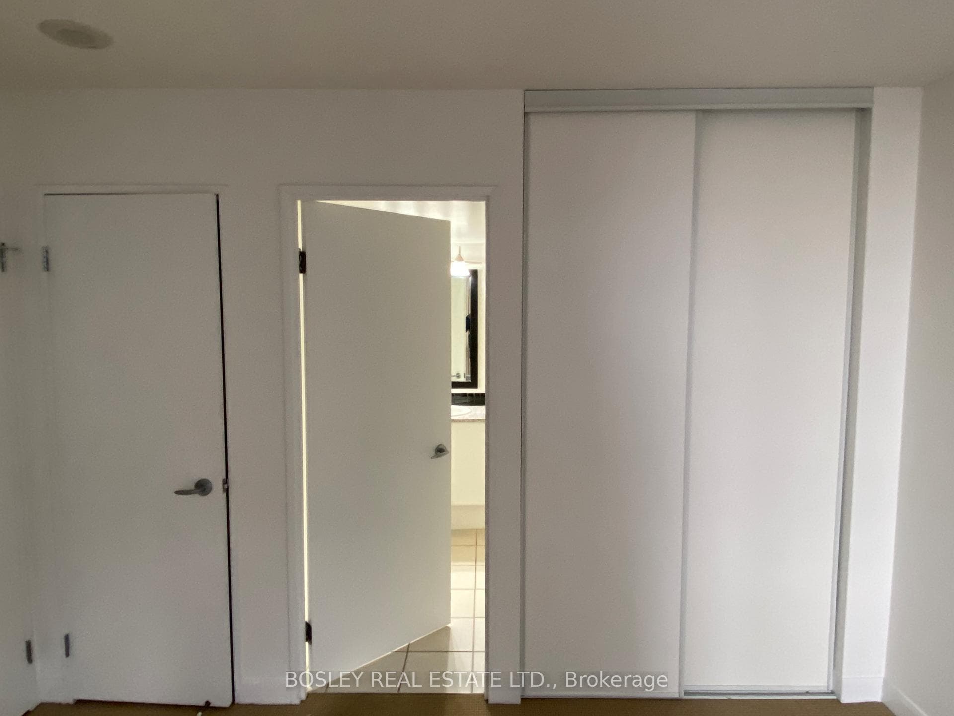 33 Sheppard Avenue Unit 2308 photo 19