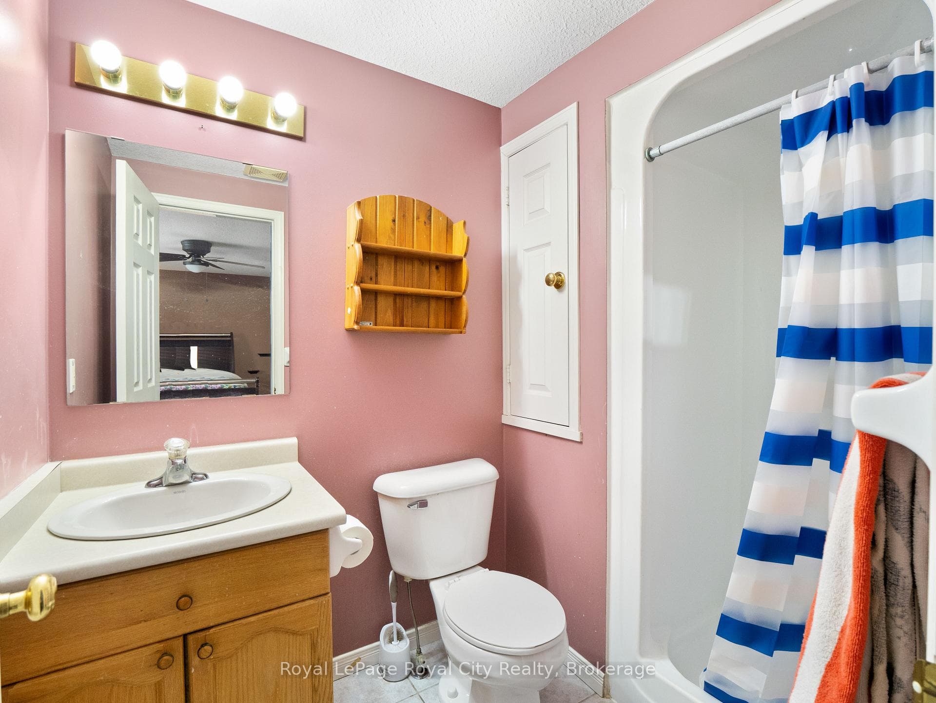 47 Schroder Crescent photo 17