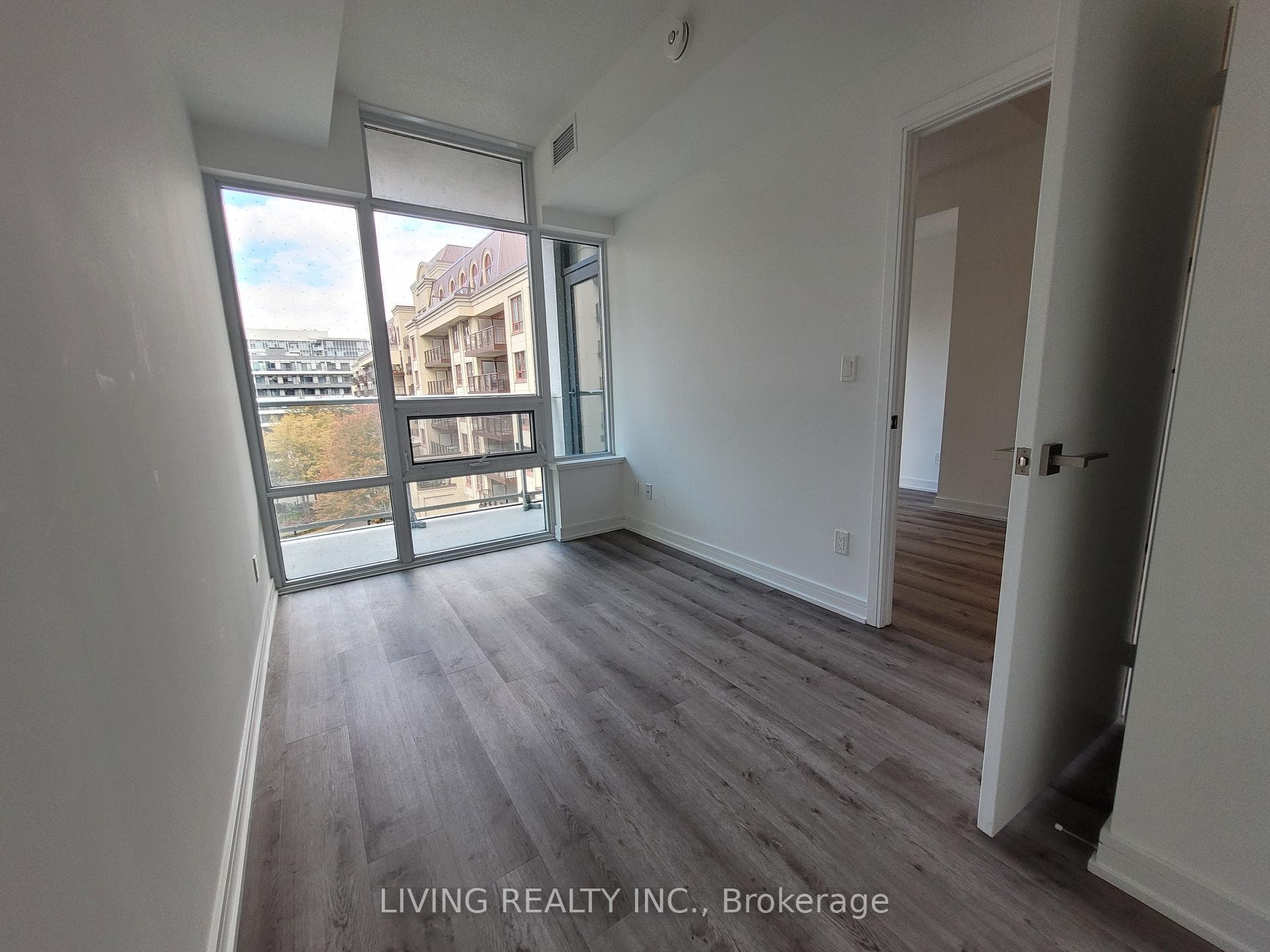 621 Sheppard Avenue Unit 710 photo 4