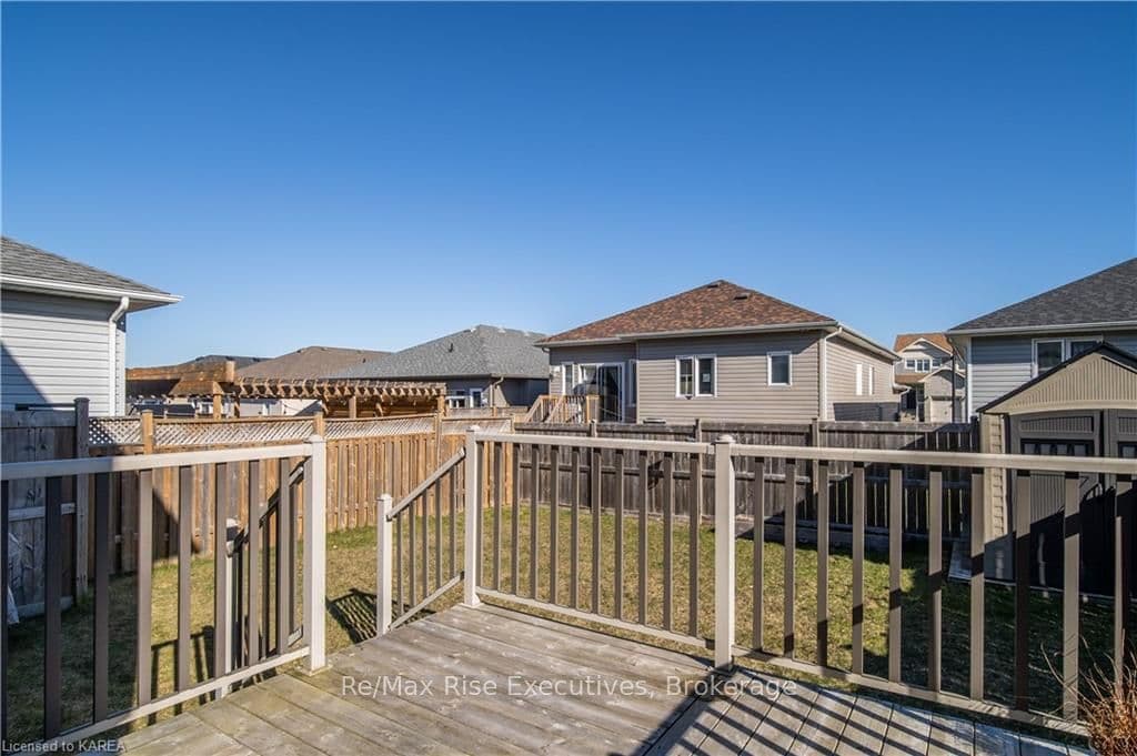 1216 CARFA Crescent photo 40