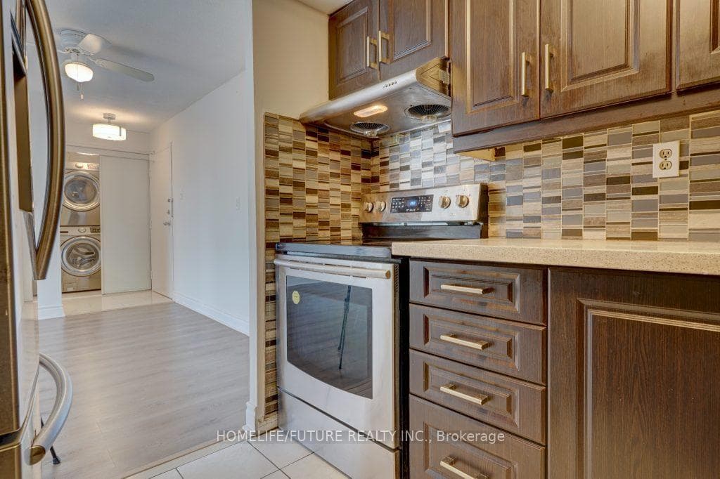 10 Tapscott Road Unit 806 photo 10
