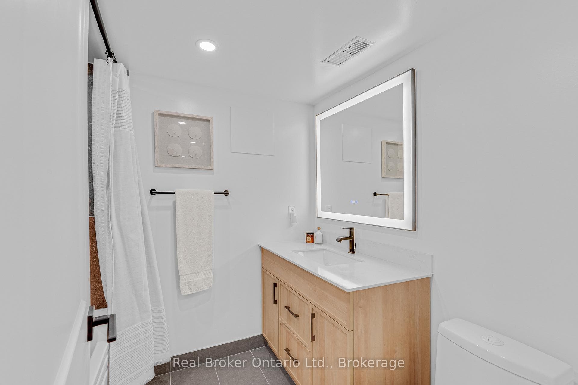 377 Duncombe Drive photo 25