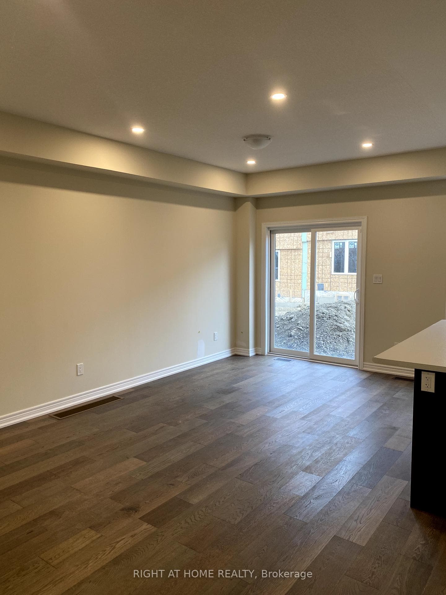 415 East 16th Street photo 5