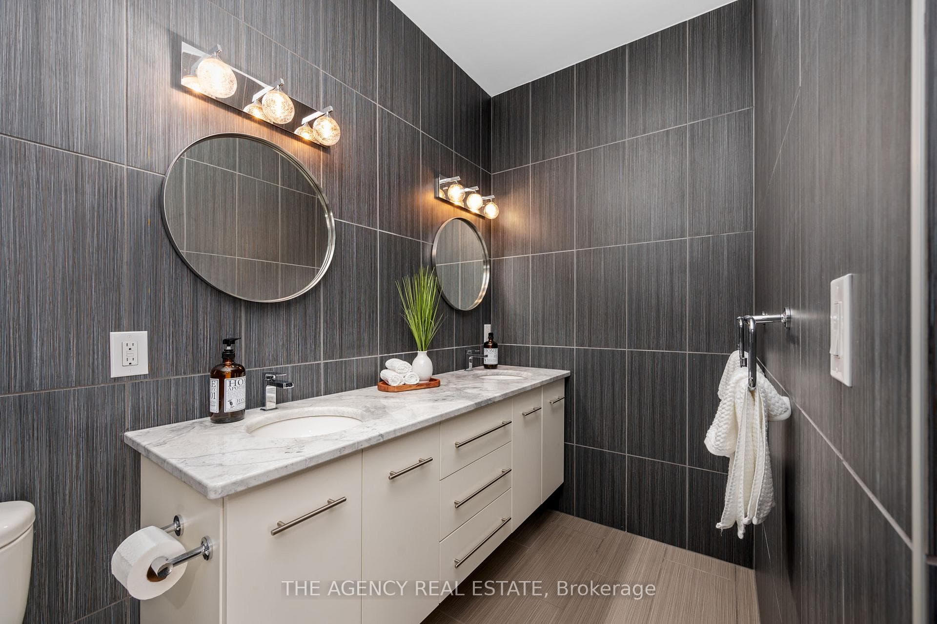 330 Ridout Street Unit 2601 photo 18