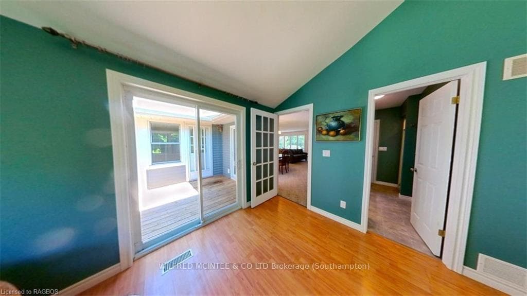 240 TYENDINAGA Drive photo 23