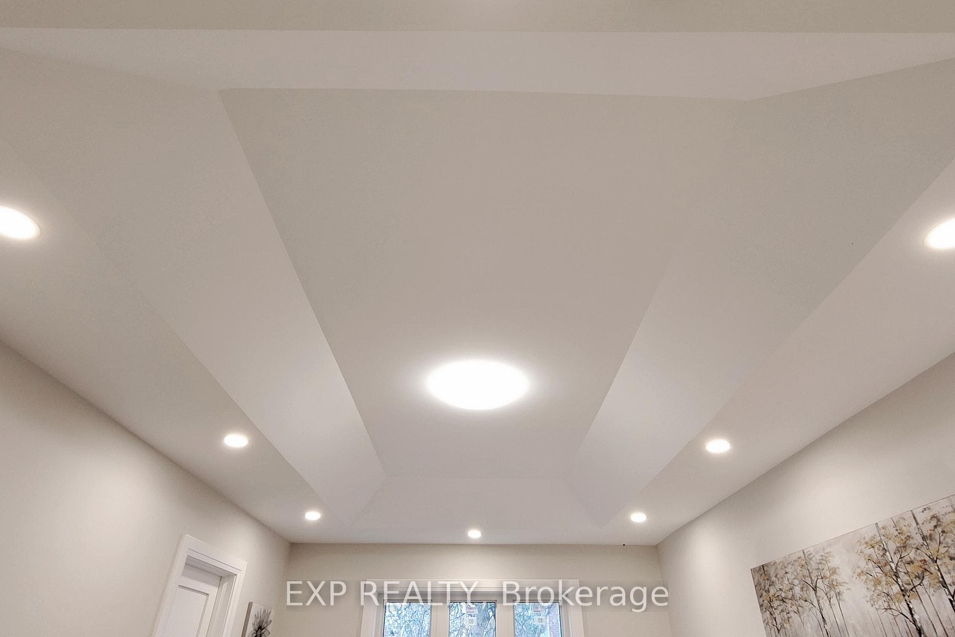 644 Rhodes Avenue photo 11