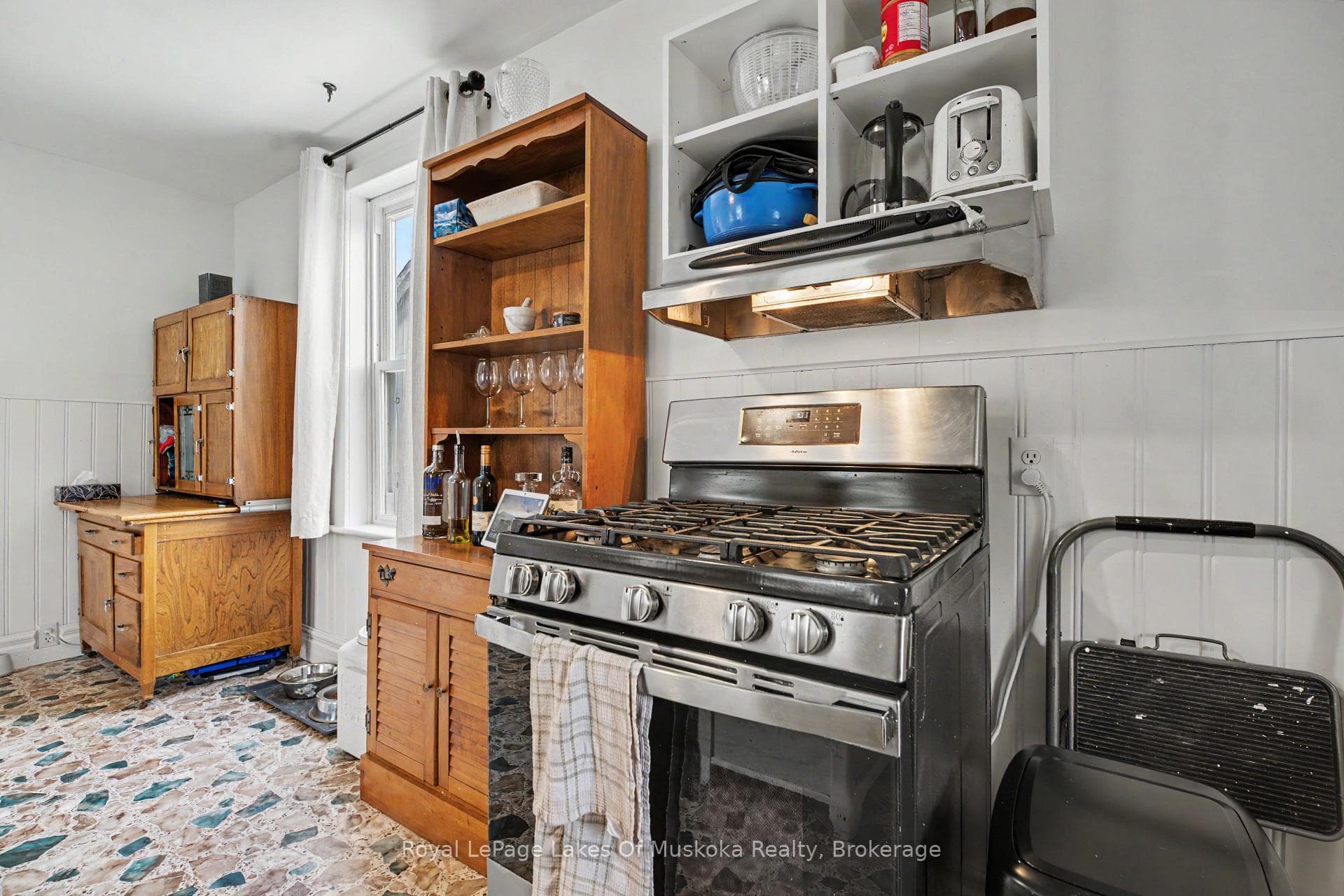 Kitchen, with walkout to the backyard