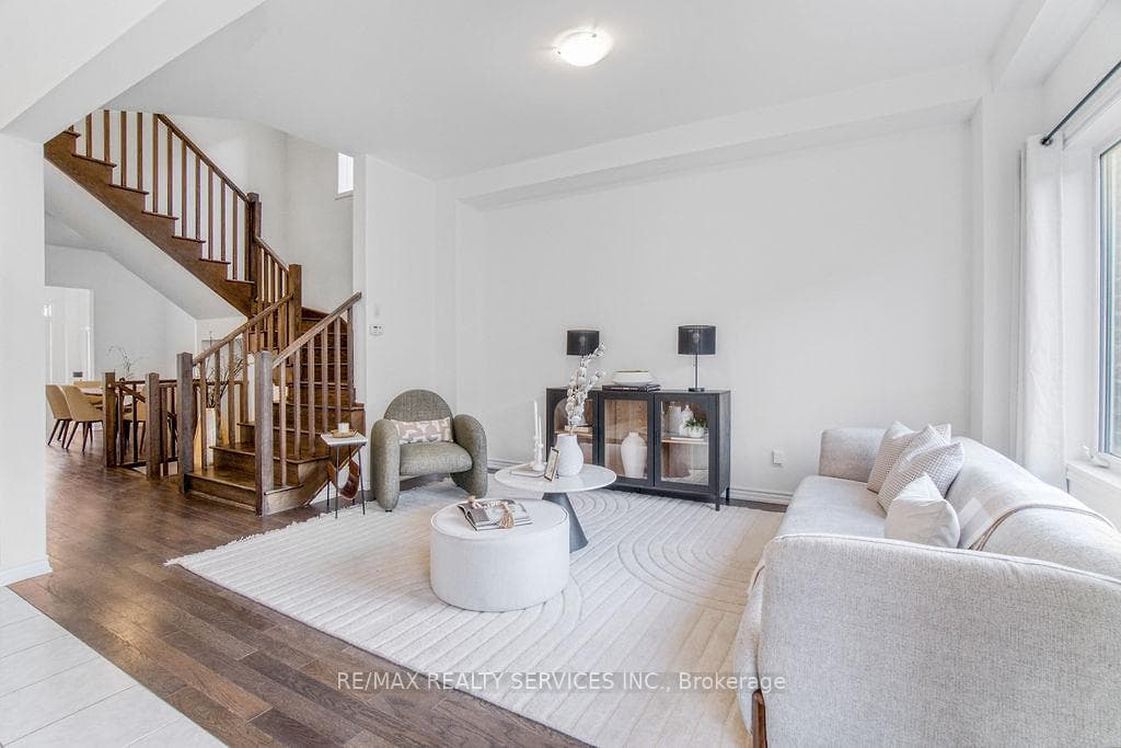 9 Copeman Avenue photo 11