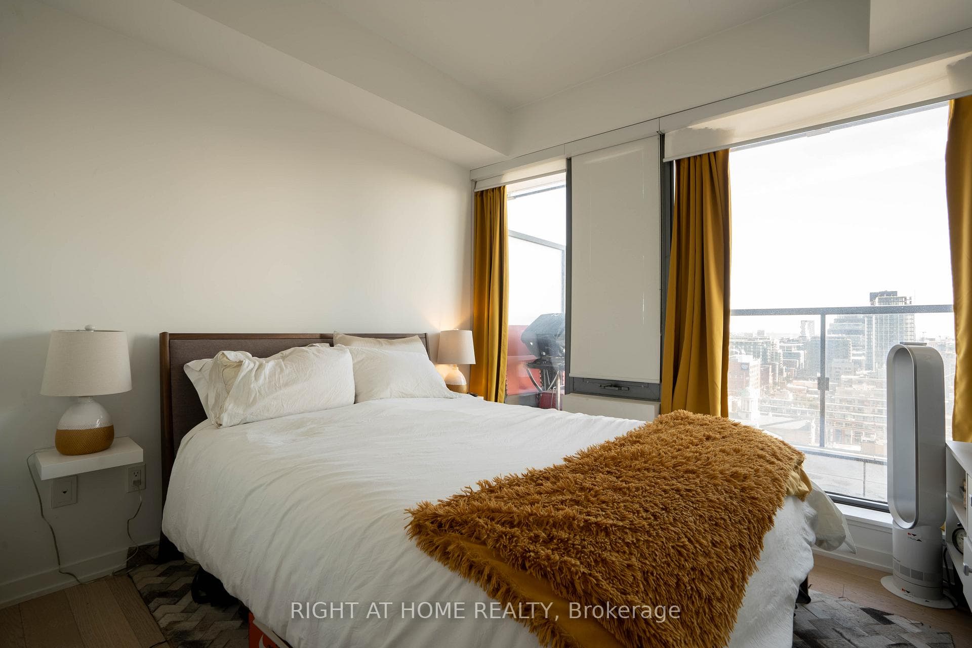 60 Colborne Street Unit 1803 photo 6