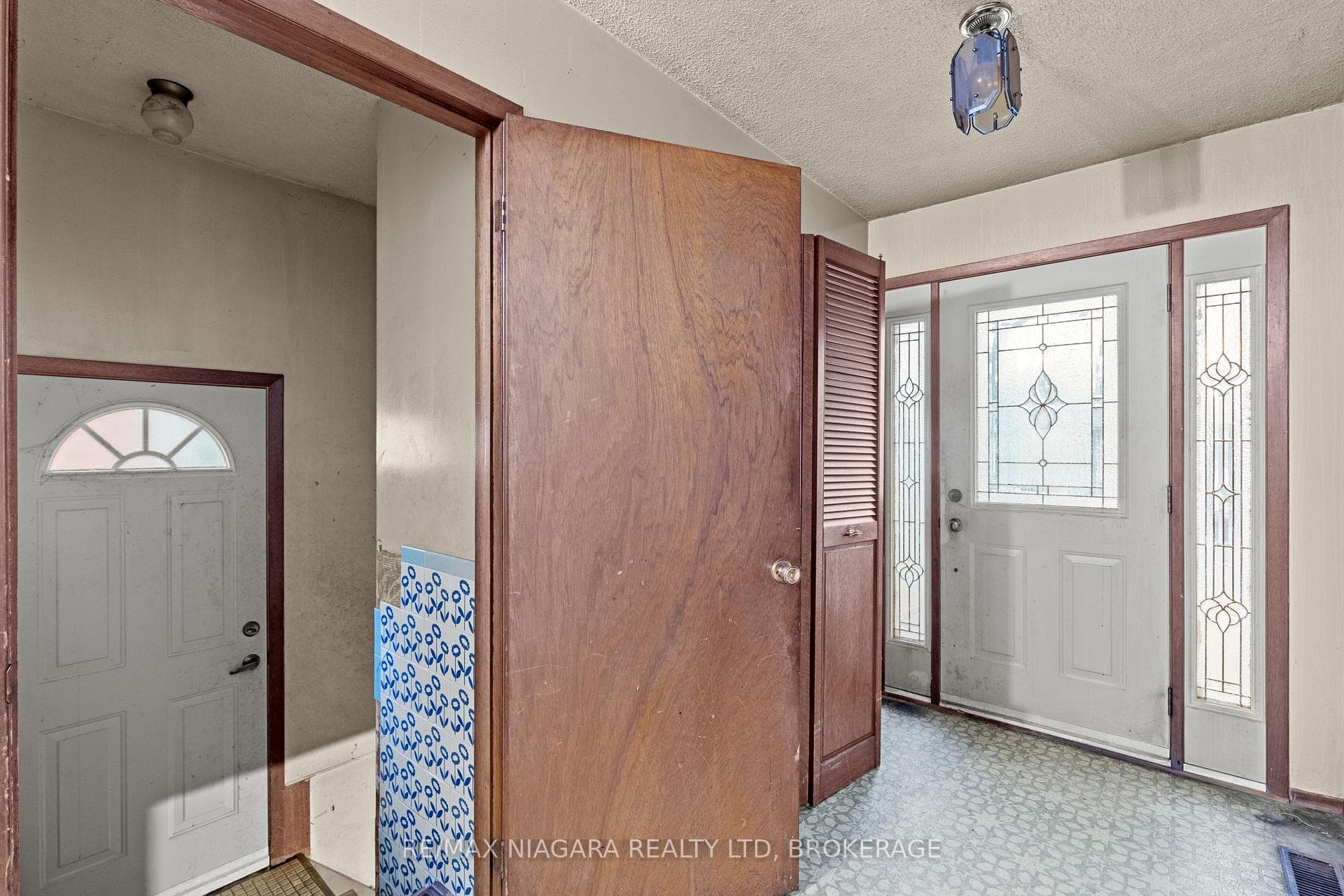 6183 Johnson Drive photo 20