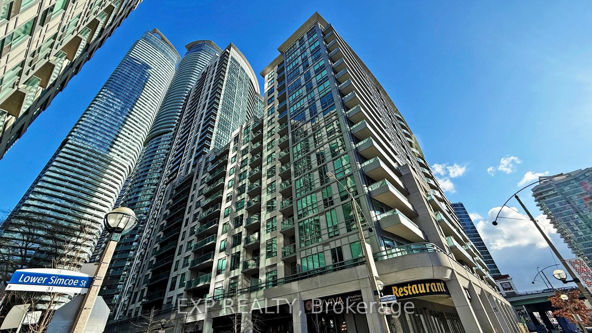 25 Lower Simcoe Street Unit 1106 photo 2