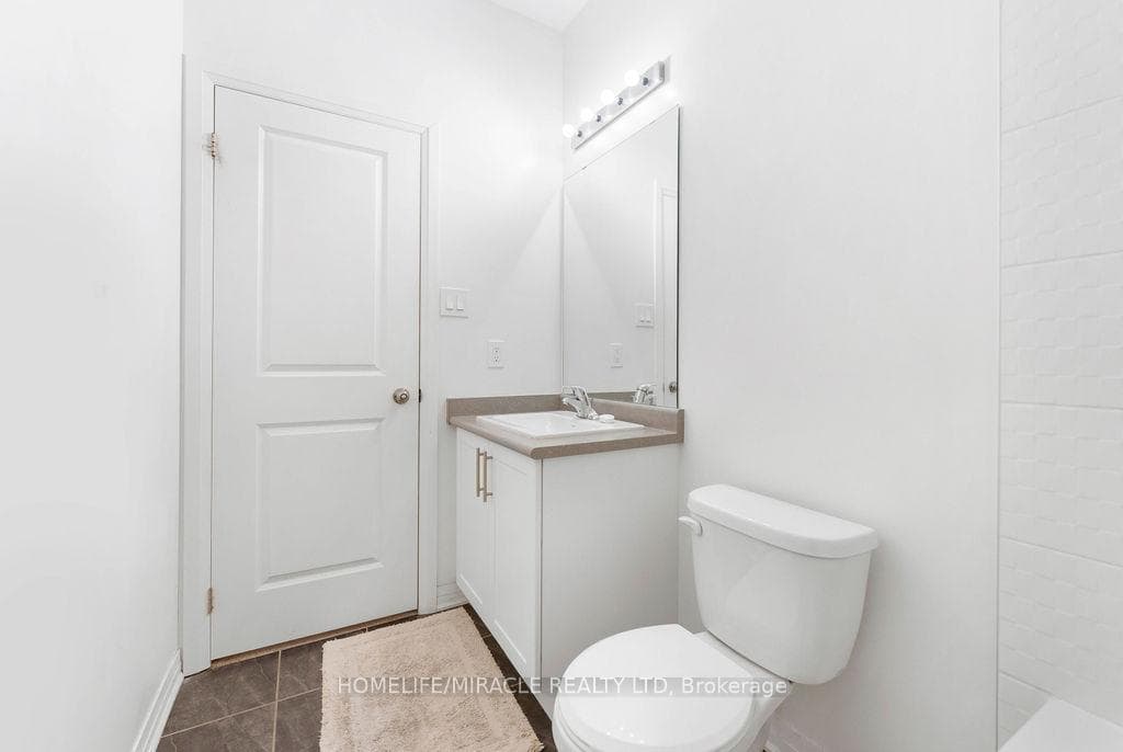 1431 Green Road photo 26