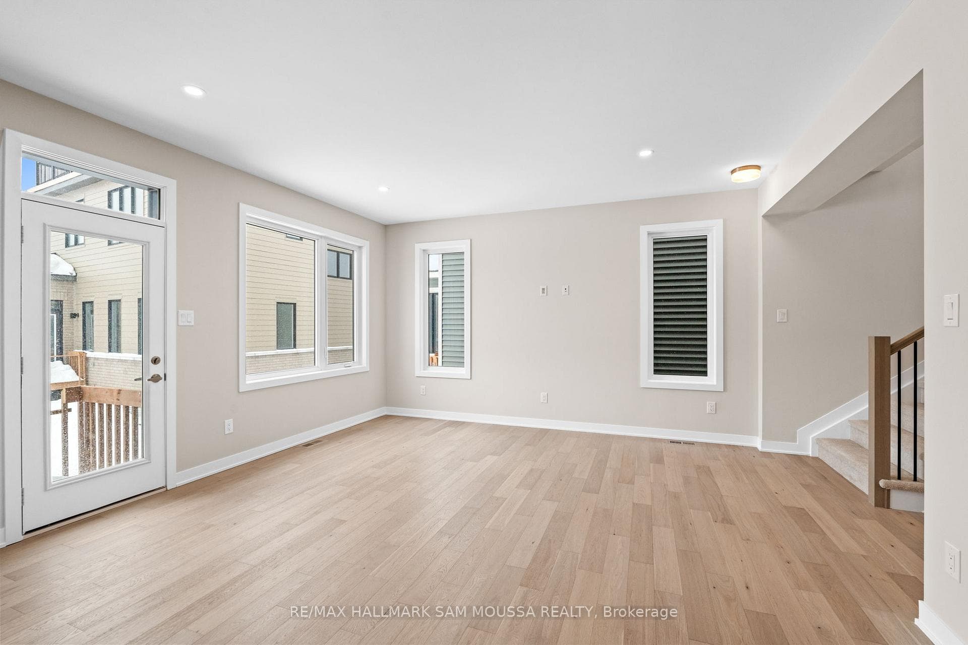 410 Euphoria Crescent photo 10
