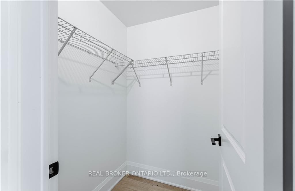 470 Dundas Street Unit 909 photo 17