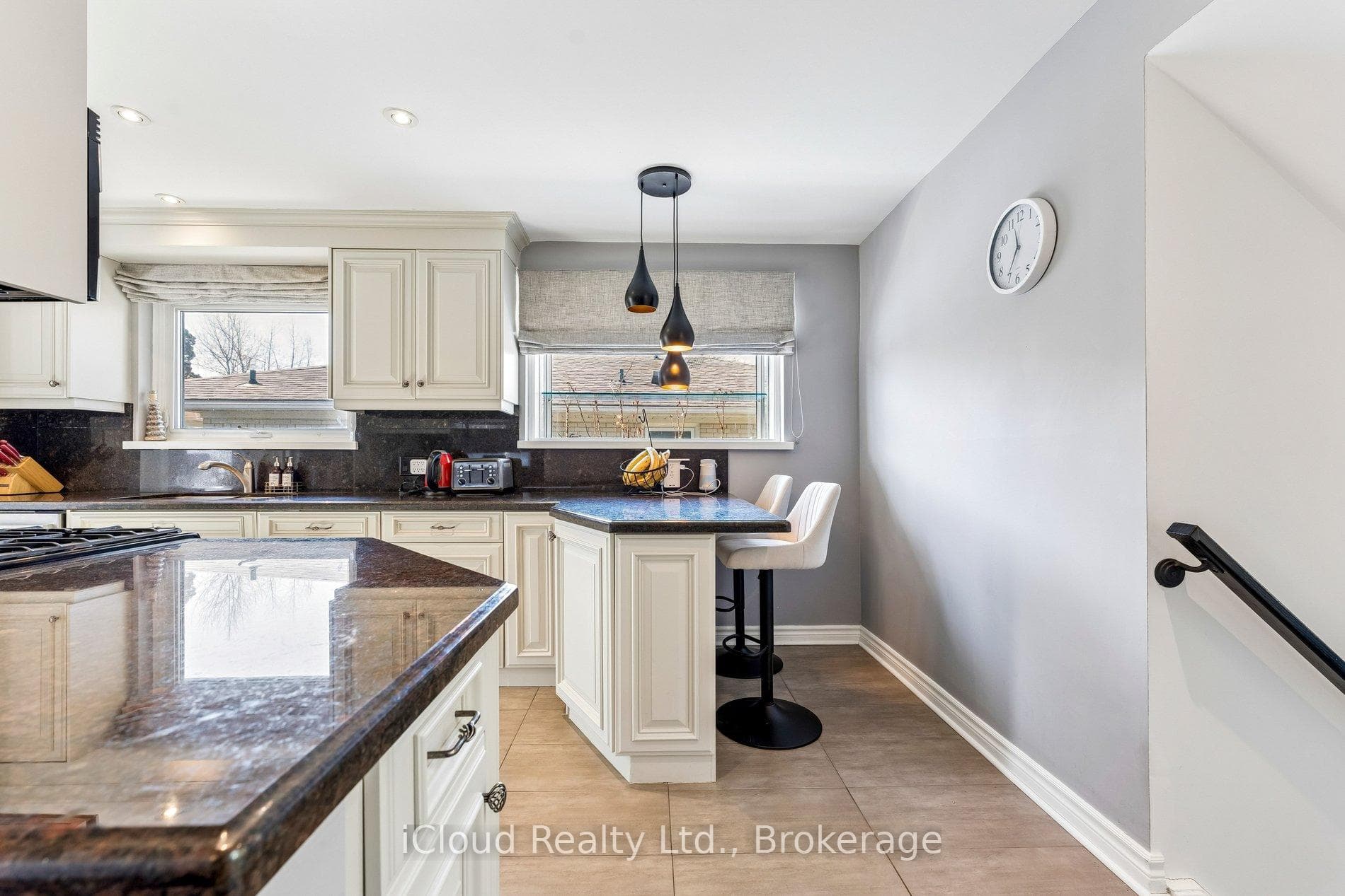 43 Ferndale Crescent photo 10