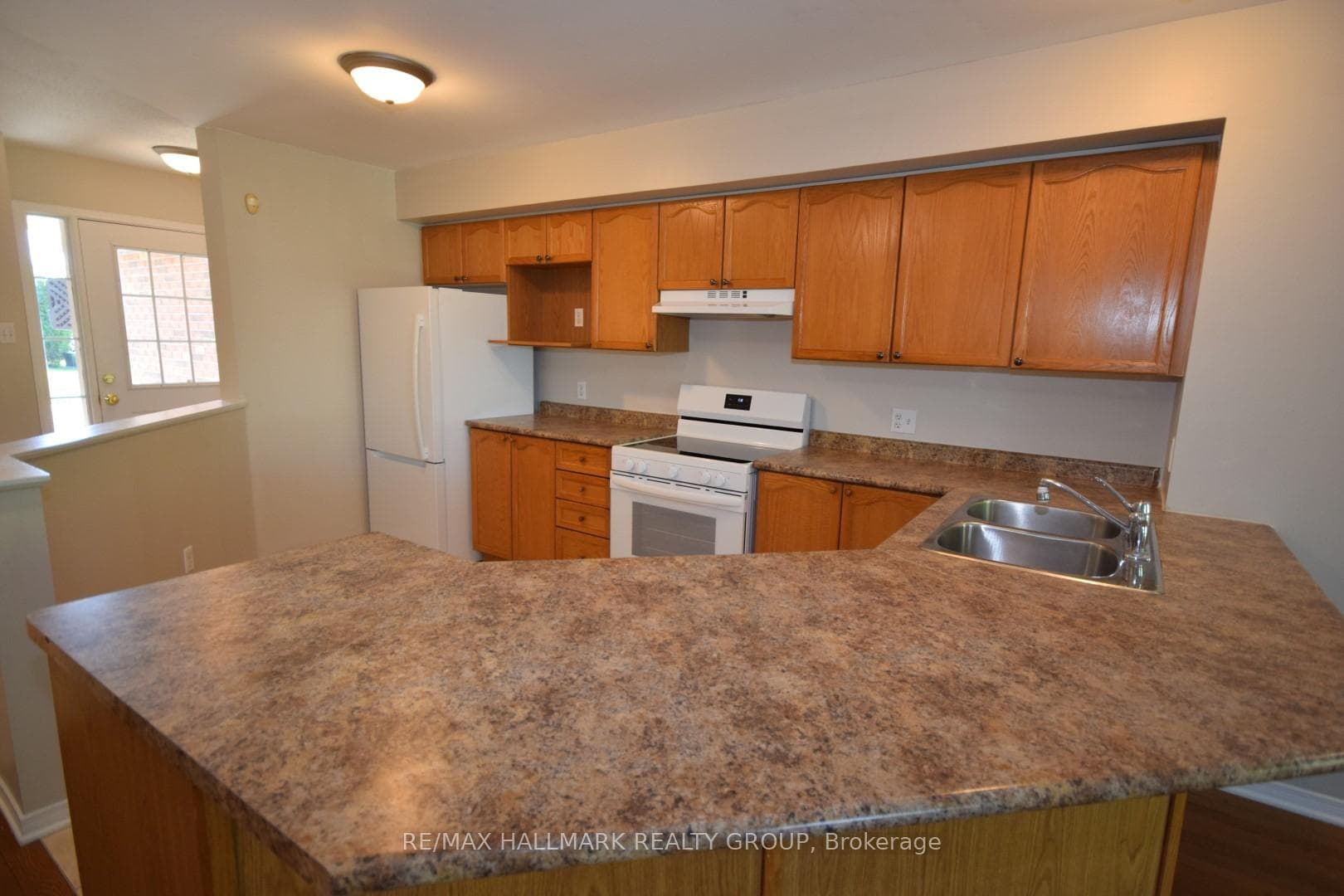119 Topham Terrace photo 3