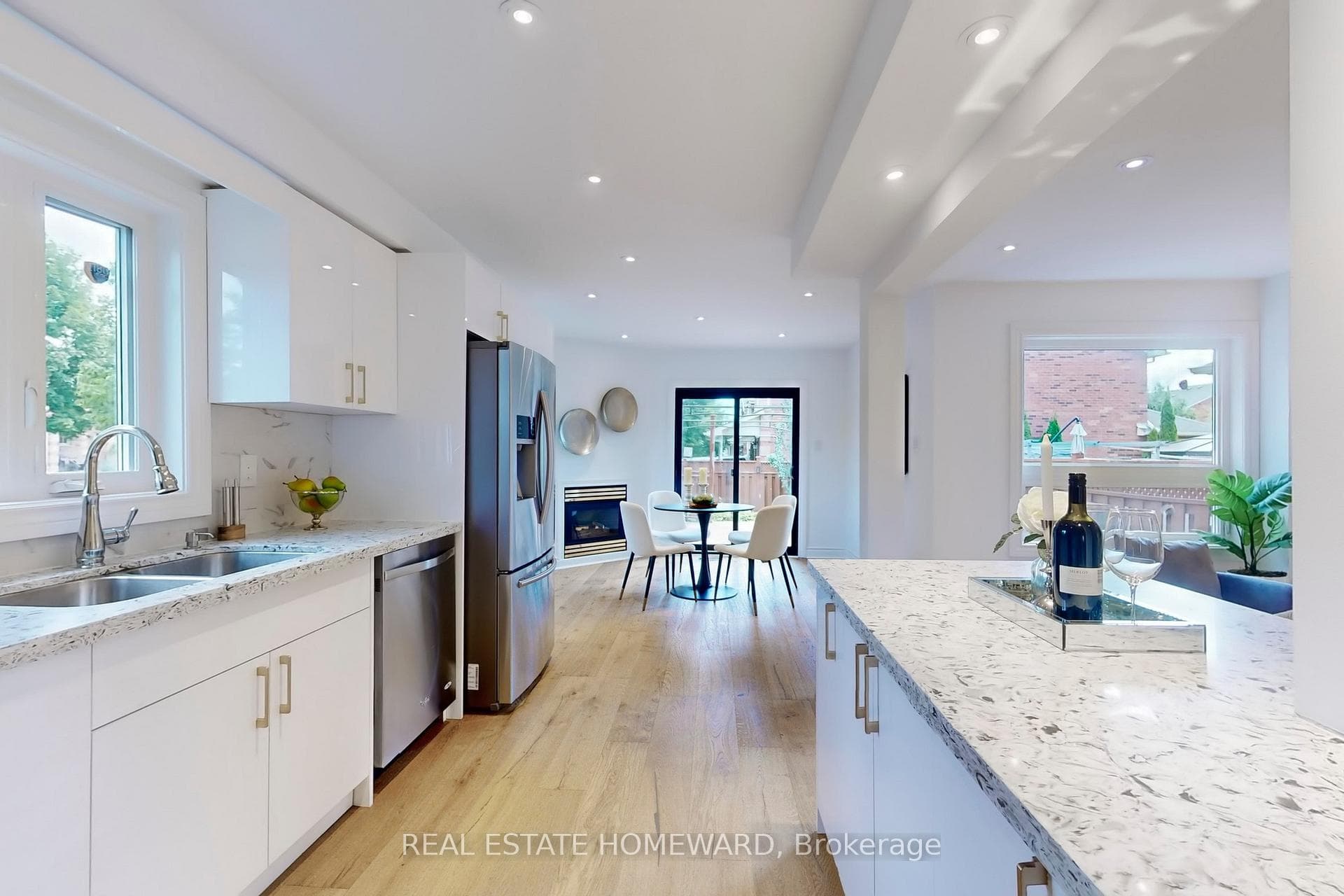 61 Silverdart Crescent photo 9