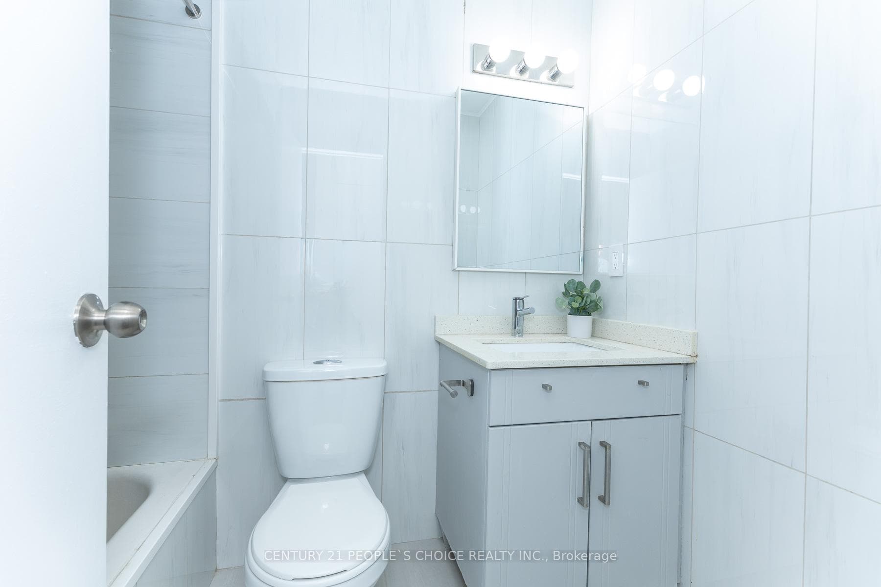 10 Eddystone Avenue Unit 106 photo 31