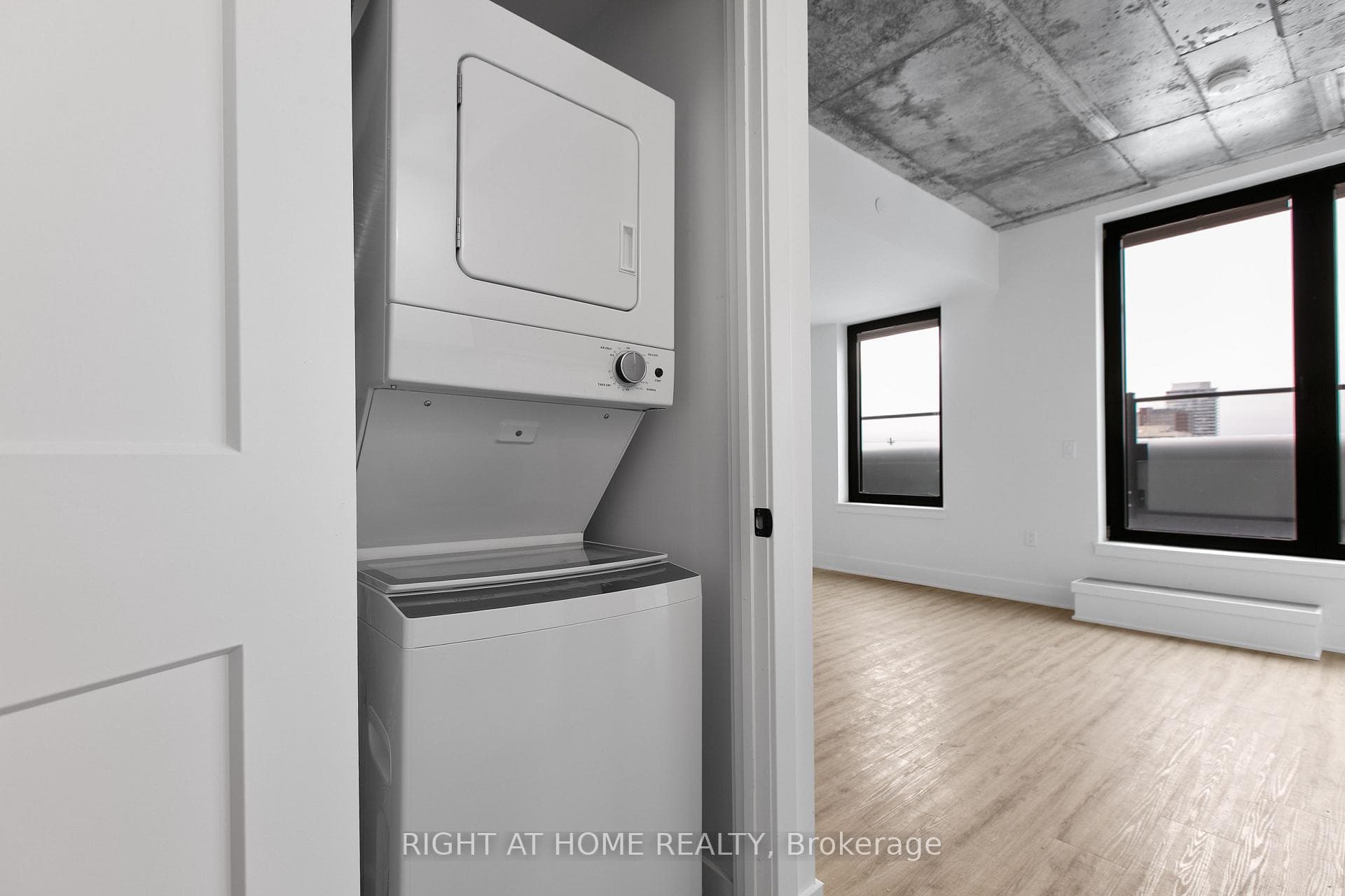 377 Winona Avenue Unit 502 photo 5