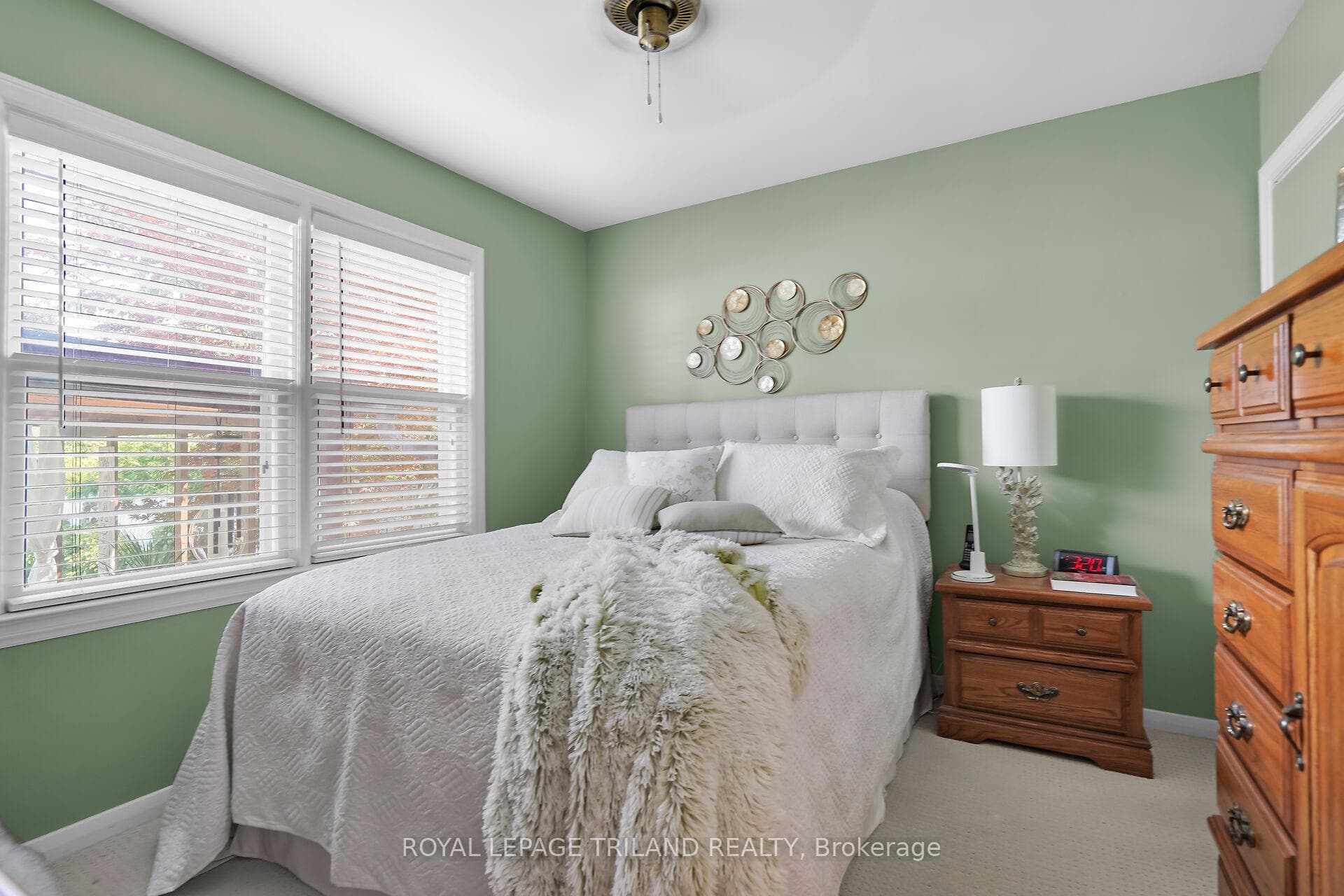 442 Beatrice Street photo 8