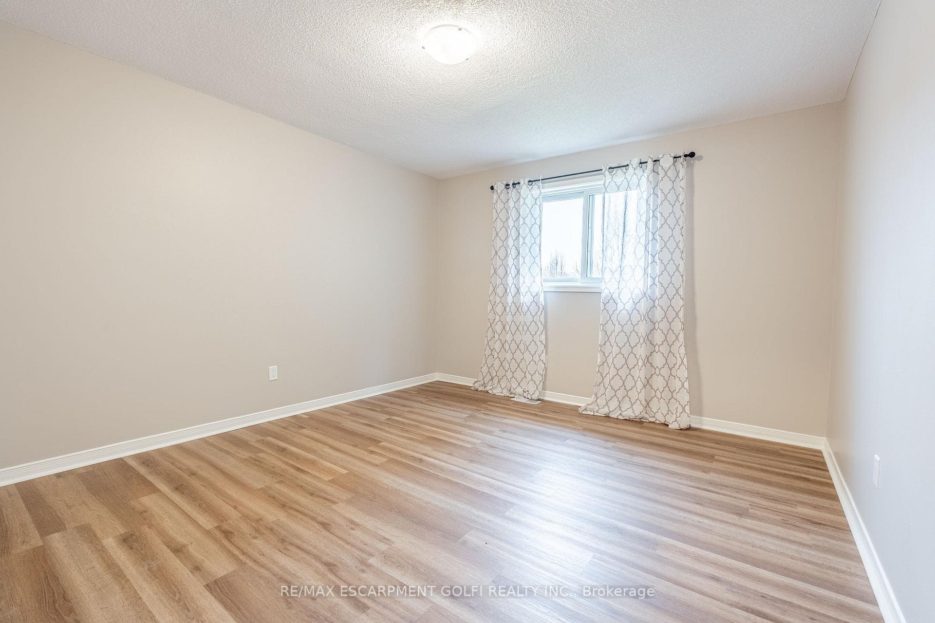 25 Meadowvale Drive Unit 1 photo 22