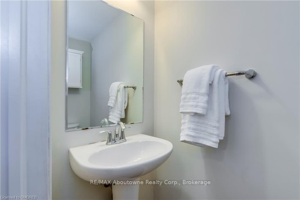 3059 MISTLETOE Gardens photo 12