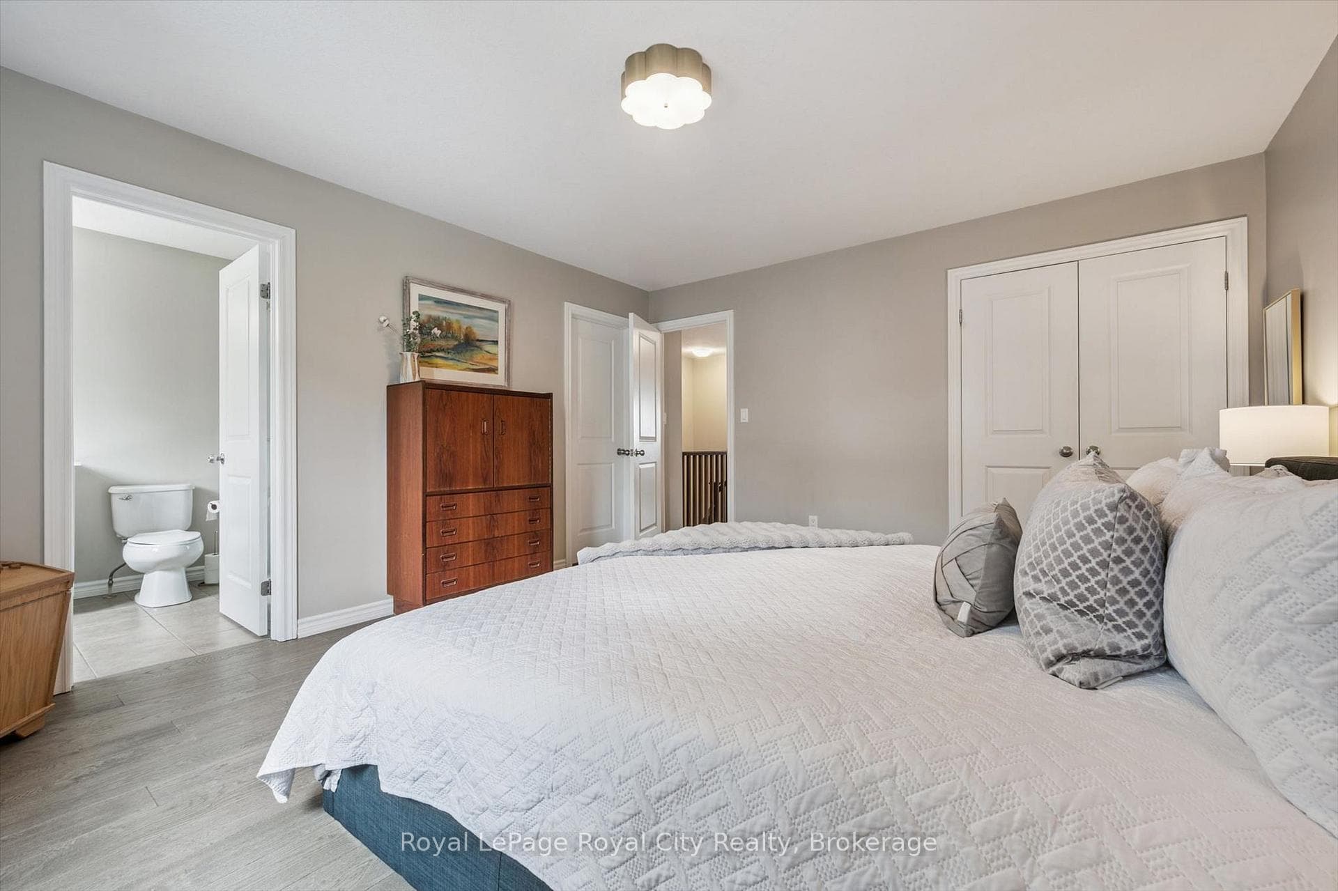 144 Kemp Crescent photo 21