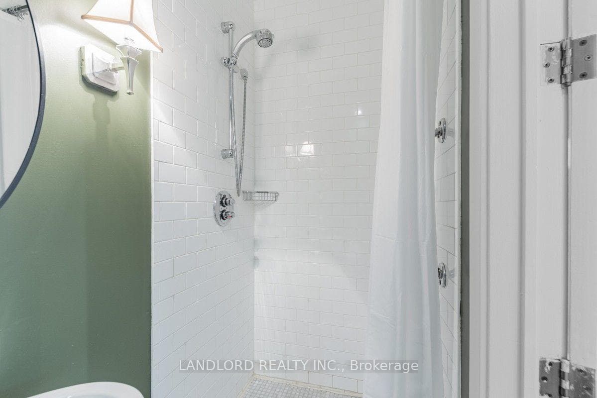 33 Price Street Unit 3 photo 9