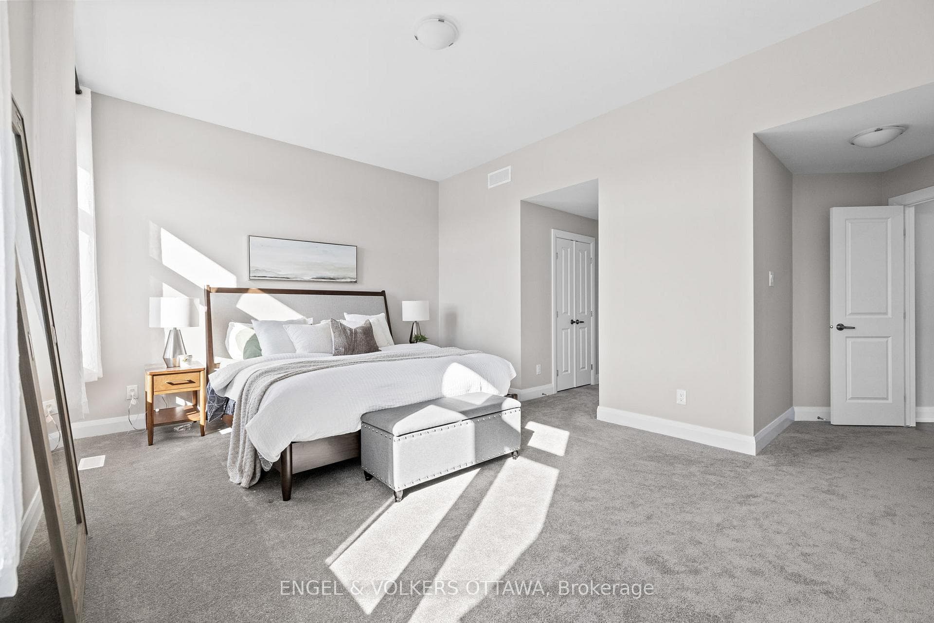 399 Longworth Avenue photo 25