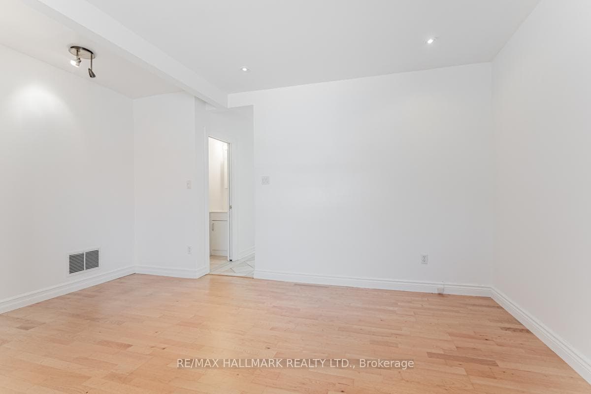 47 Manchester Avenue Unit 2 photo 6