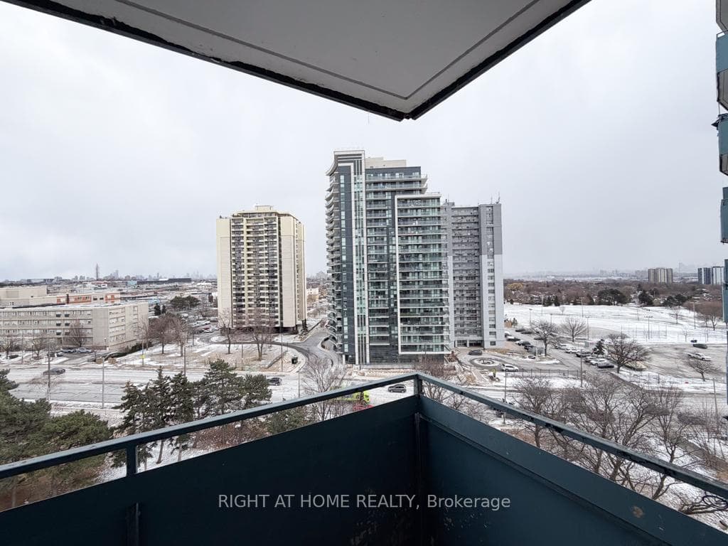 1442 Lawrence Avenue Unit 1010 photo 12