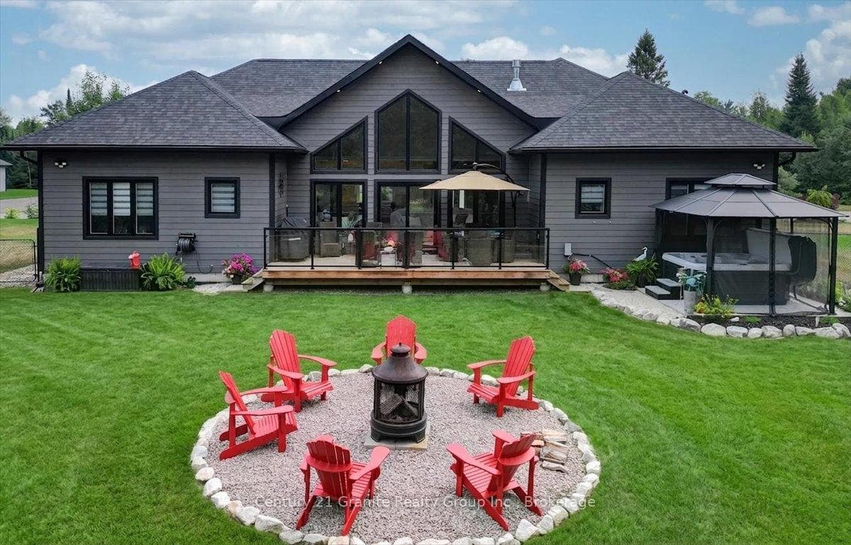 9 Bancroft Ridge Drive photo 3